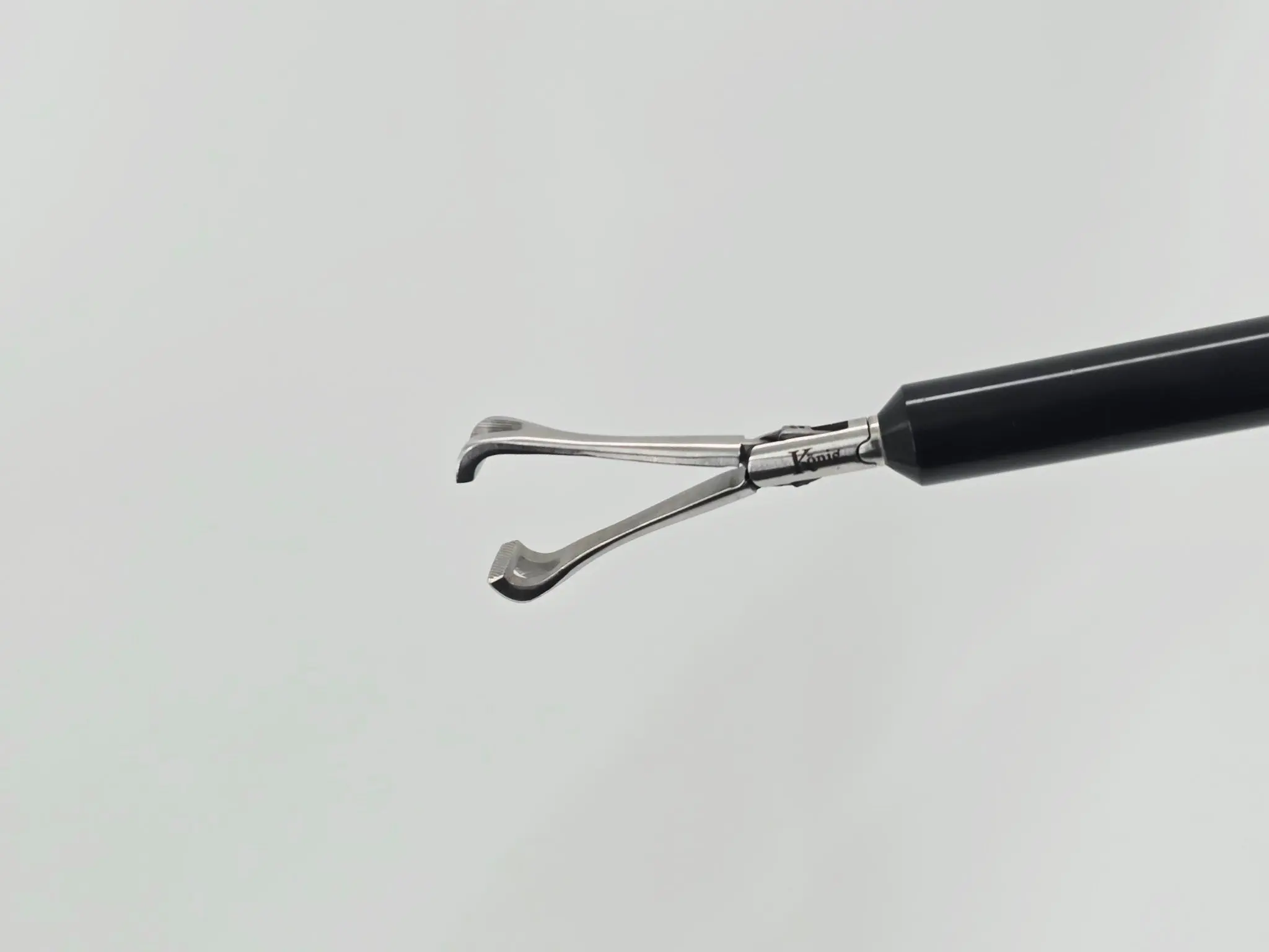 Konig 13-1331 10mm Babcock Grasping Forceps w/ Insulated Sheath & Handle 19-3/4" - Image 4