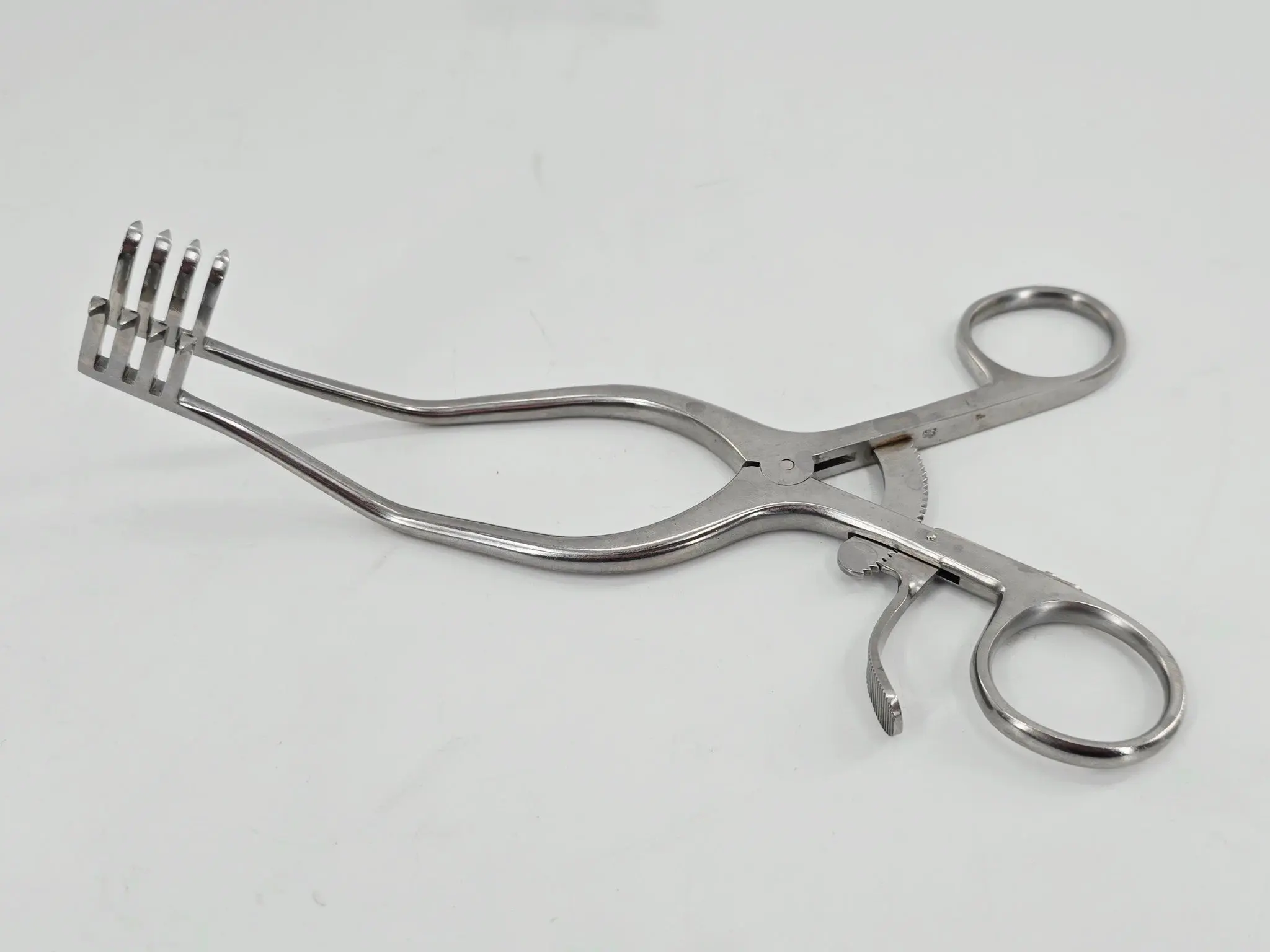 Konig MDS1867820 Anderson-Adson Retractor Self Retaining 4 x 4 Sharp Prongs 8" - Image 2