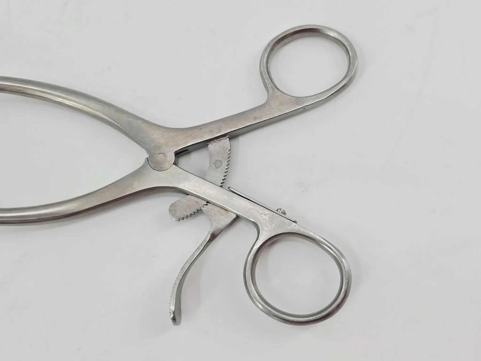 Konig MDS1880218 Gelpi Self-Retaining Perineal Retractor Sharp Prongs 7" - Image 3