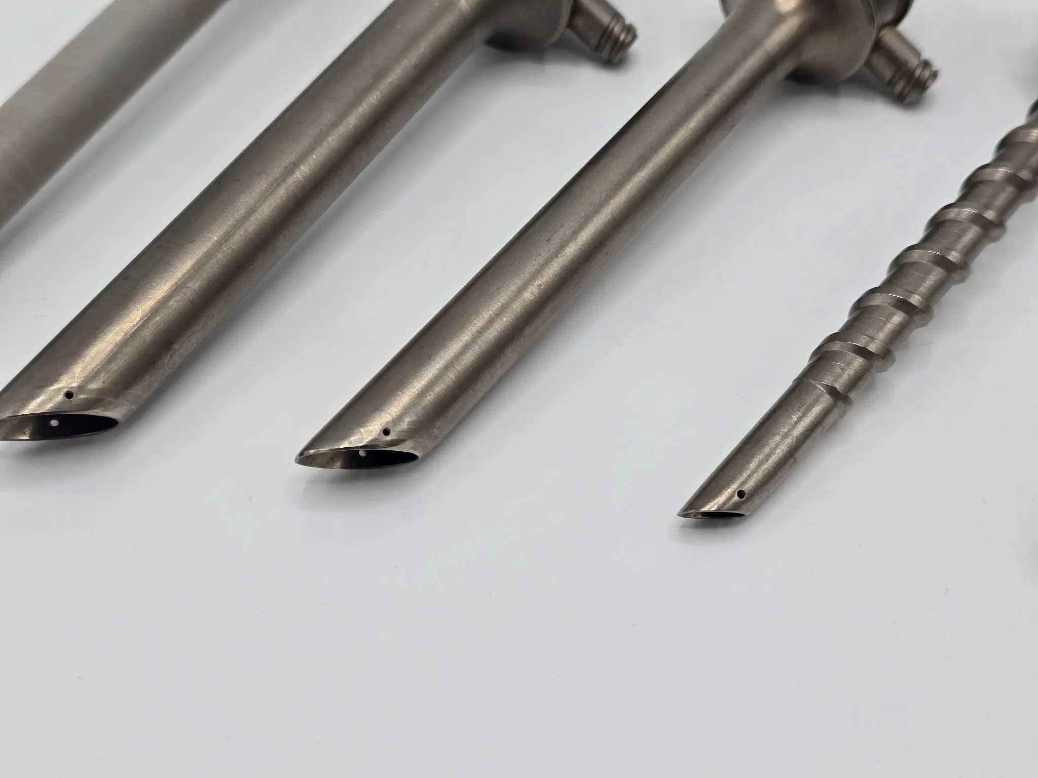 Laparoscopic Trocar Set 5mm/10mm/12mm Cannulas Obturator & Adapter Spiral Shaft - Image 4
