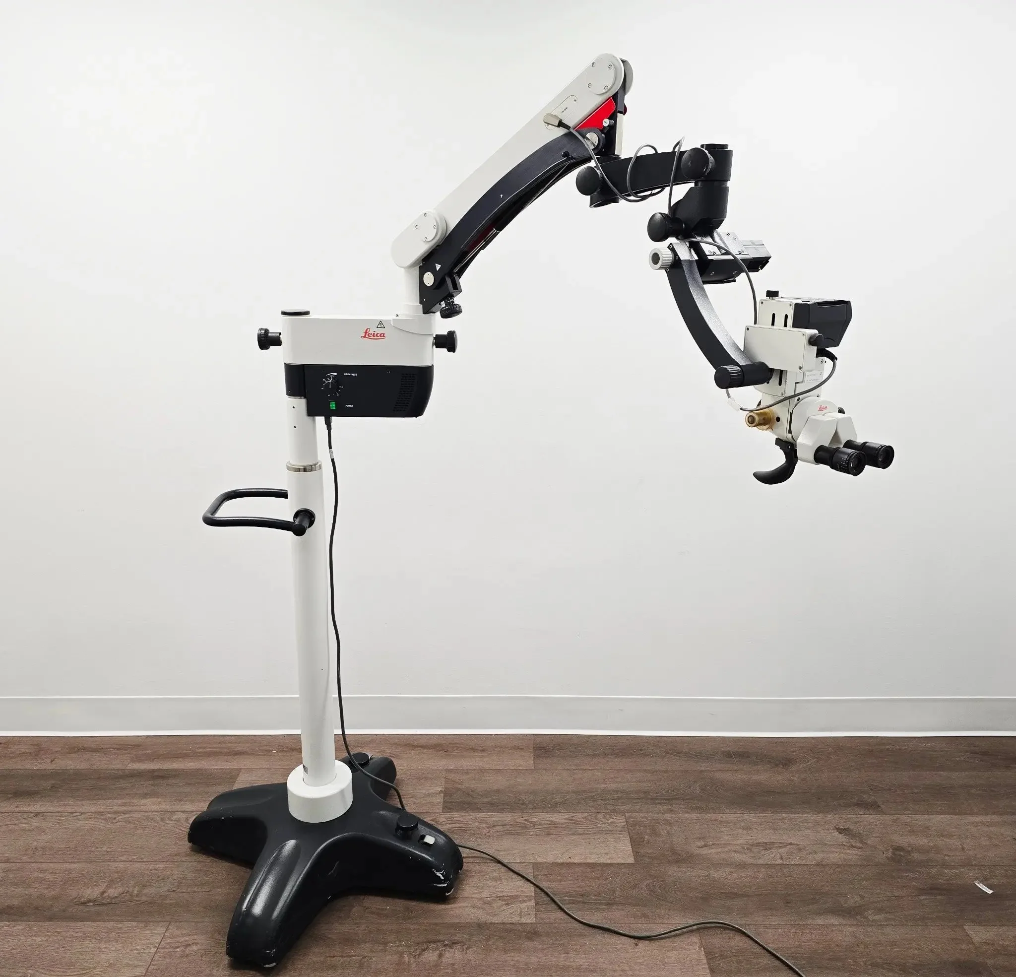 Leica M400-E Surgical Microscope ENT Endodontic Certified - Image 2