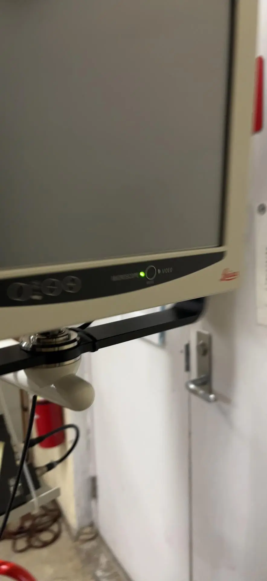 Leica M820 Surgical Microscope - Manufactured 2010 w/ F19 Floor Stand - Image 11