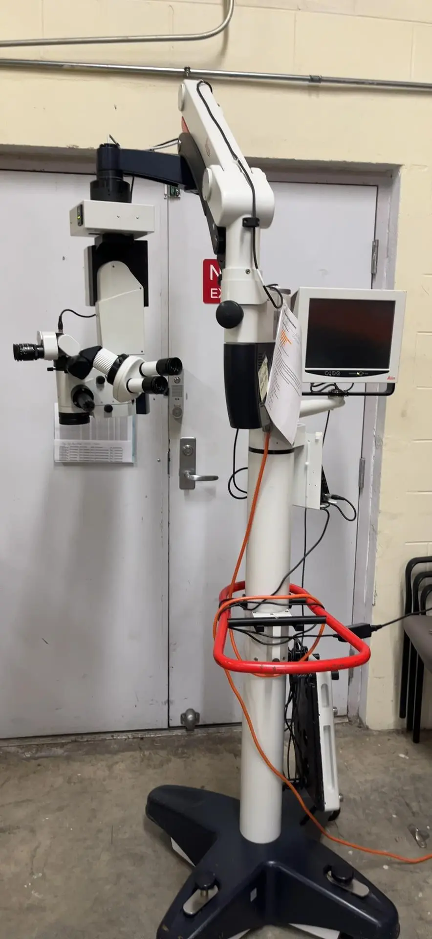 Leica M820 Surgical Microscope - Manufactured 2010 w/ F19 Floor Stand - Image 6