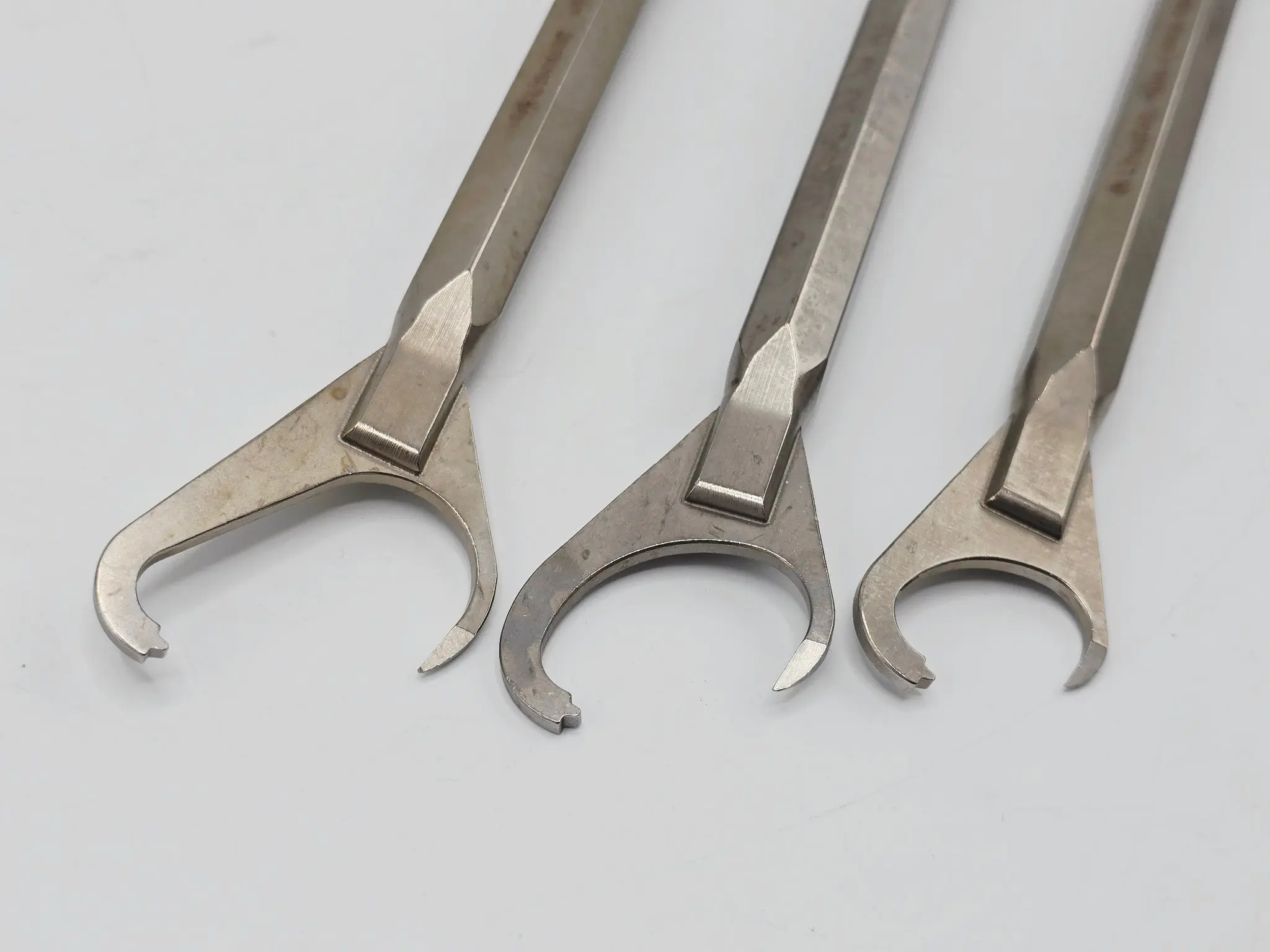 Linvatec Circular Rasp + Cortical Punch Instrument Set with V. Meuller Case - Image 3
