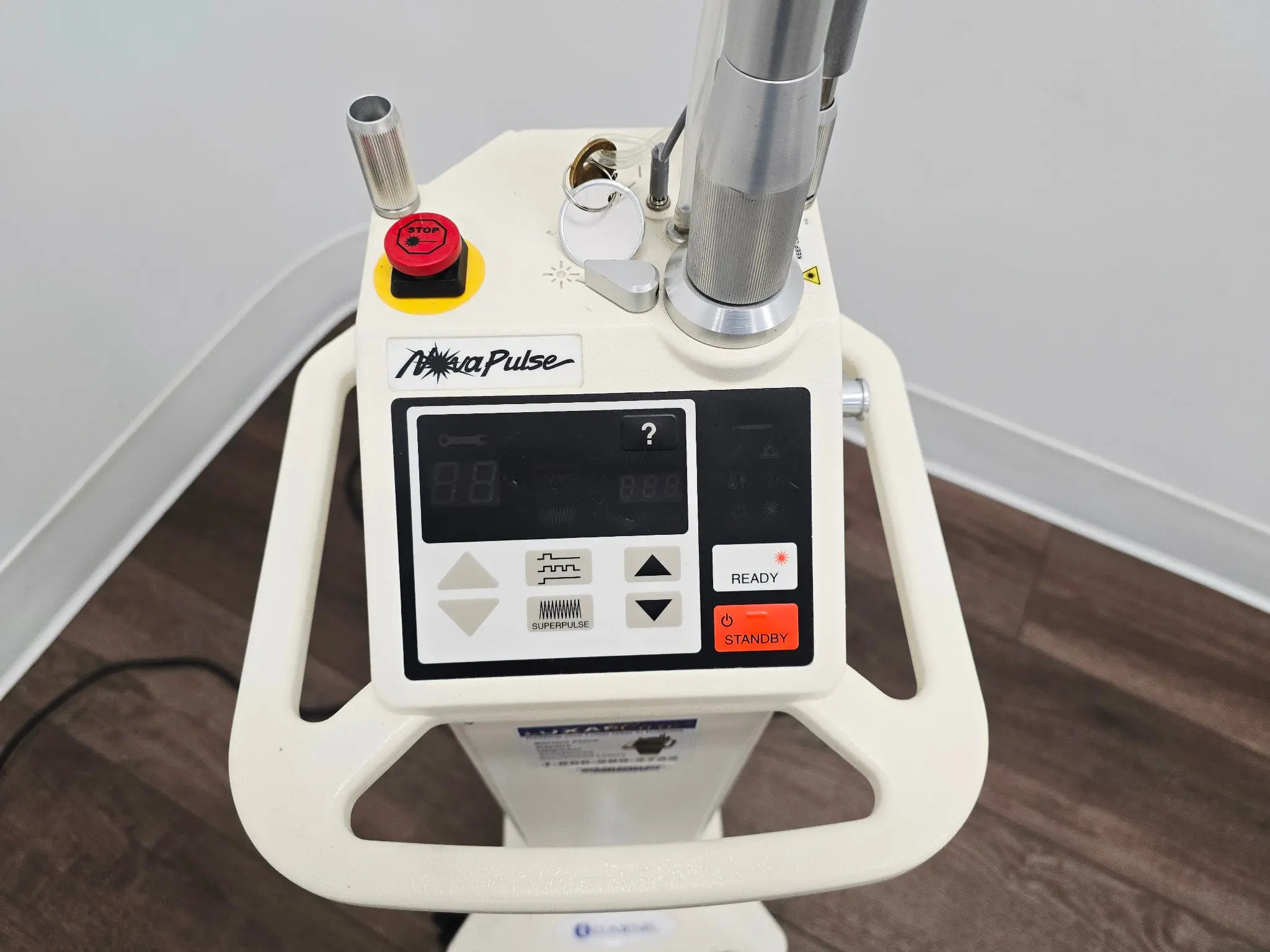 Lumenis Luxar LX-20SP NovaPulse CO2 Laser System For Parts - Image 3