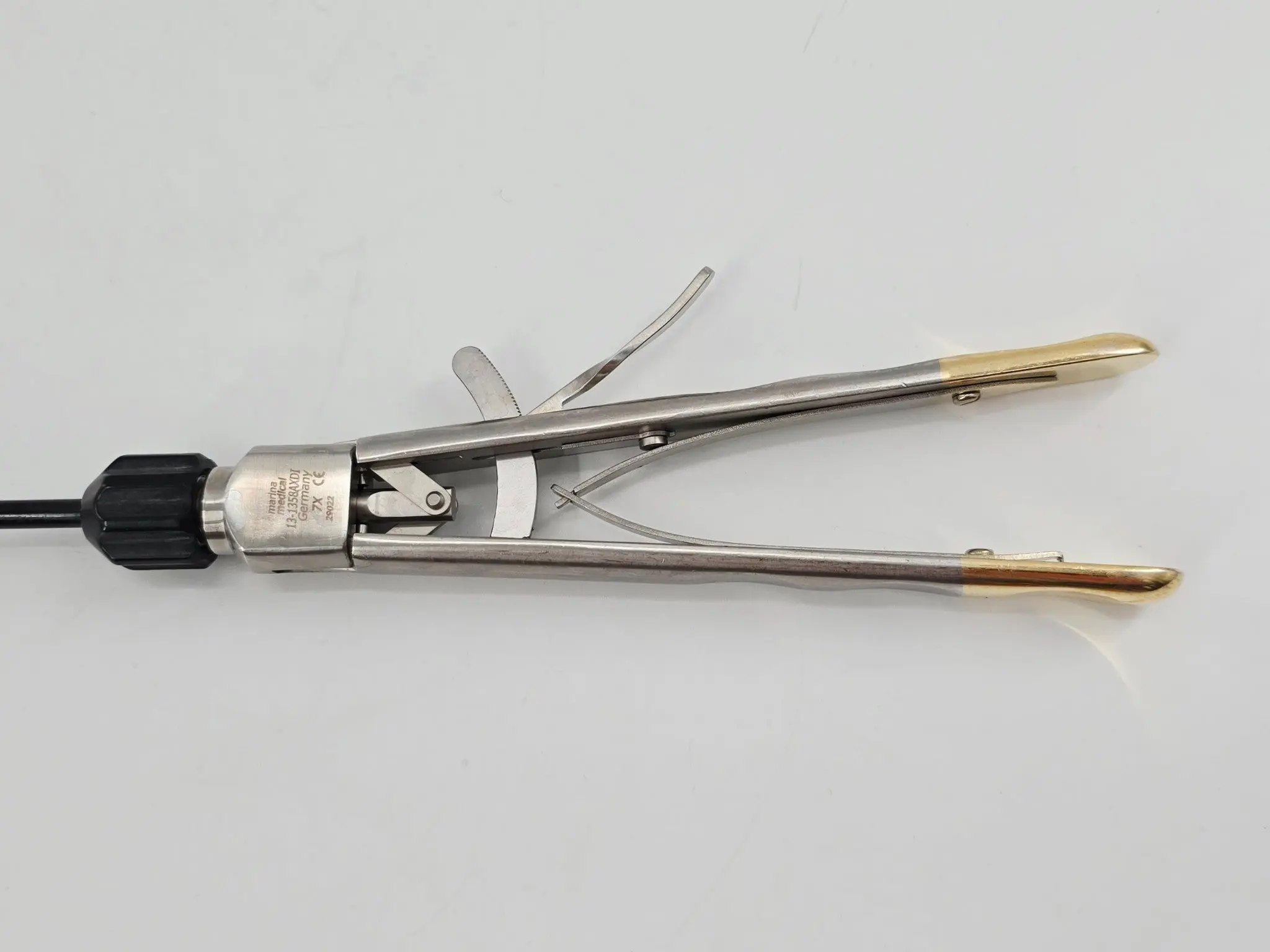 Marina Medical 13-1375I 5mm Fenstrated Grasping Forceps w/ 13-1358AXDI Handle - Image 3