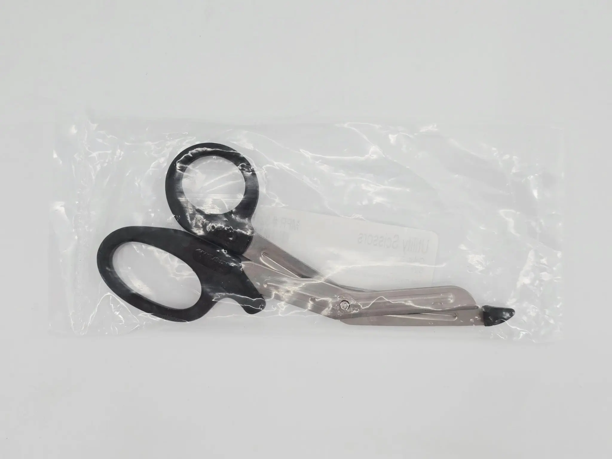 McKesson 321BKMM Medicut Trauma Shears Black Blunt Tip Finger Ring Handle 5-1/2" - Image 3