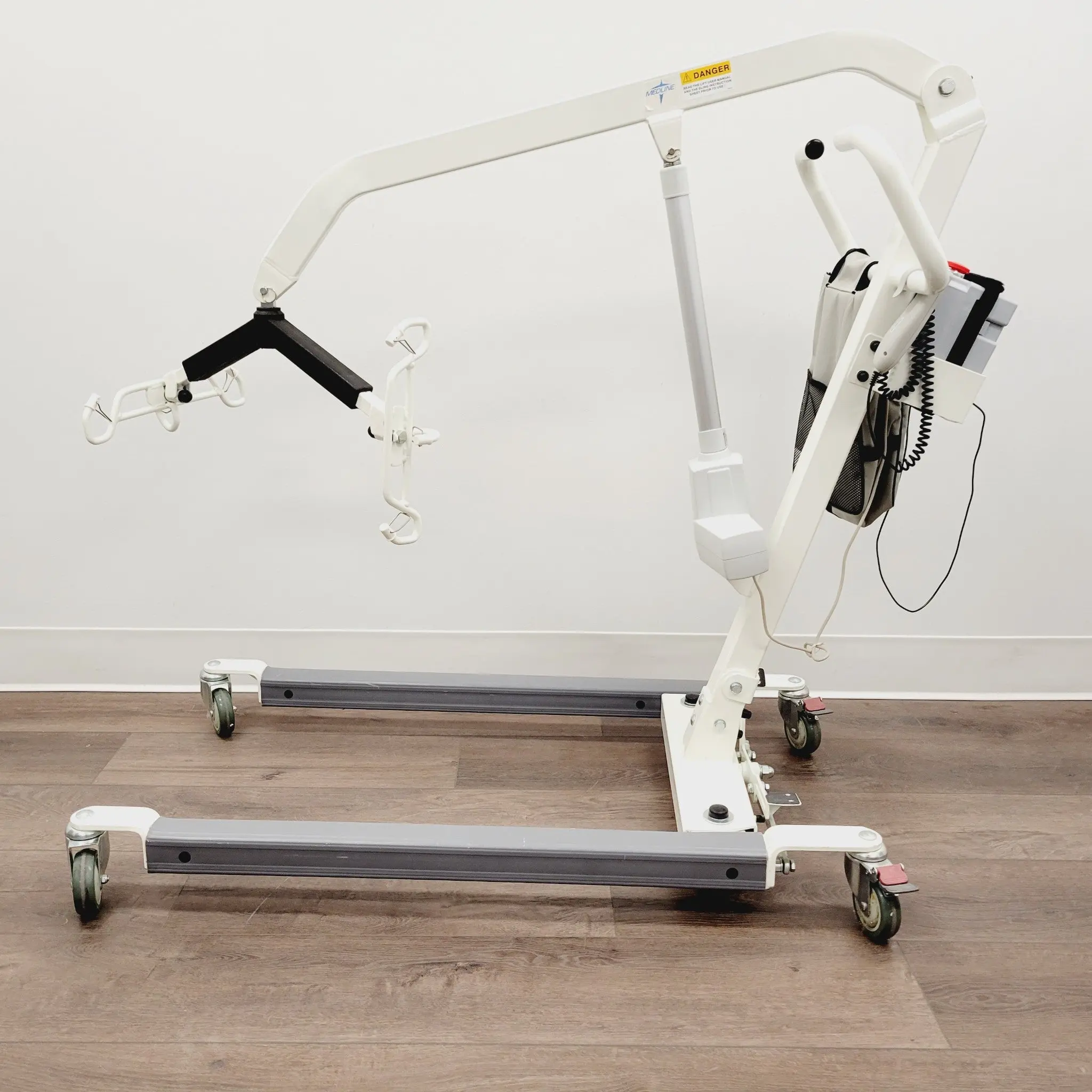 Medline MDS600EL Power Elevating 600Lb Electric Patient Lift w/ Slings - Image 2