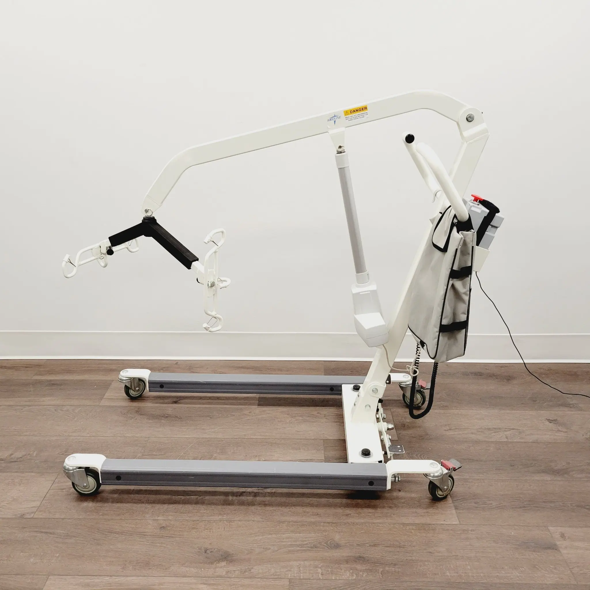 Medline MDS600EL Power Elevating 600Lb Electric Patient Lift w/ Slings - Image 8