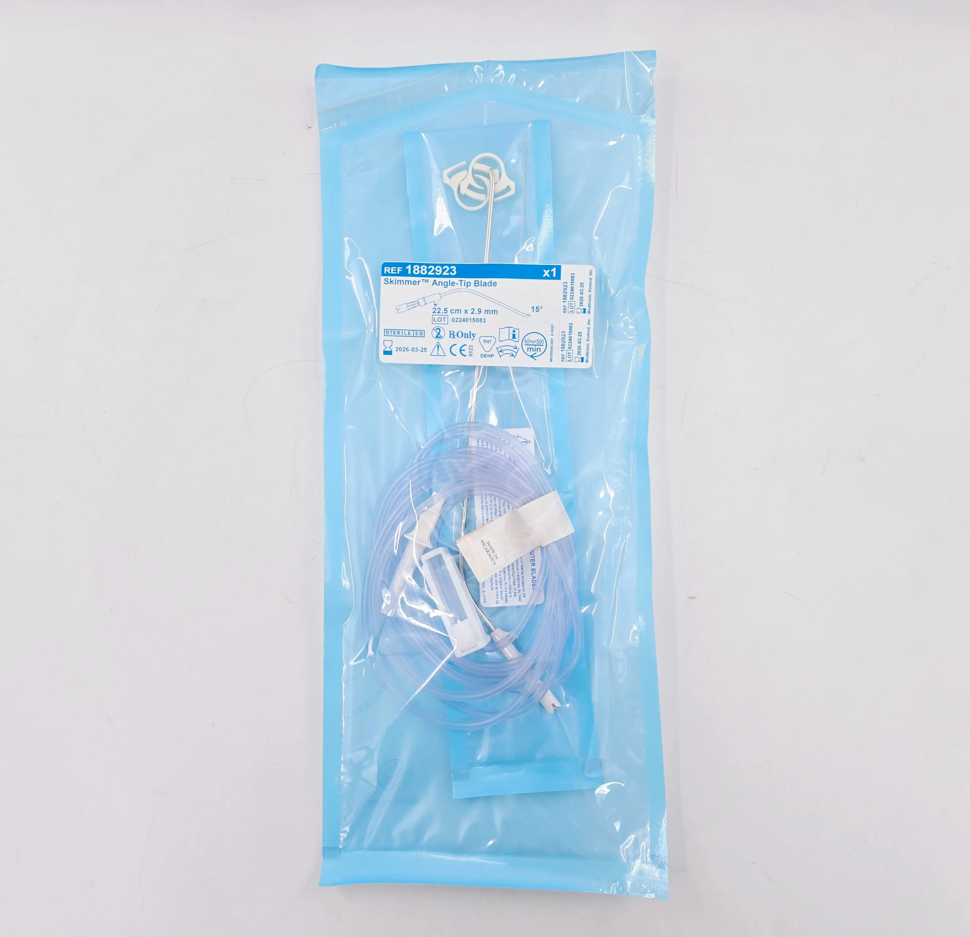 Medtronic 1882923 Skimmer Angle-Tip Blade 15 Deg. 22.5cm x 2.9mm Box of 3 - Image 2
