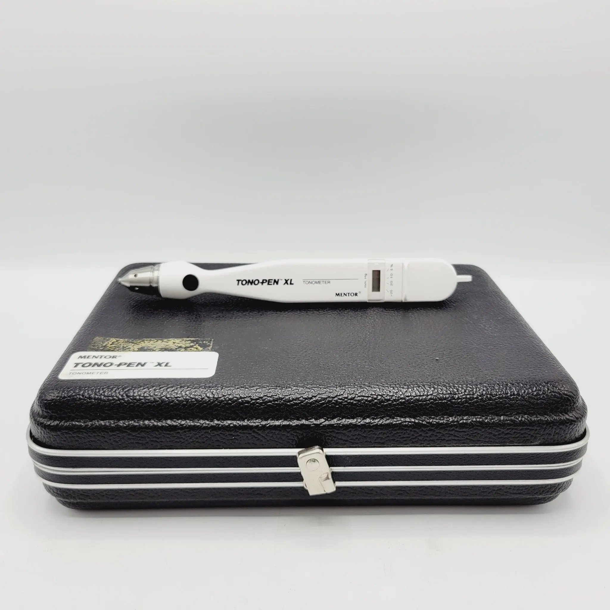 Tono-Pen XL Tonometer w/ Case - Image 4