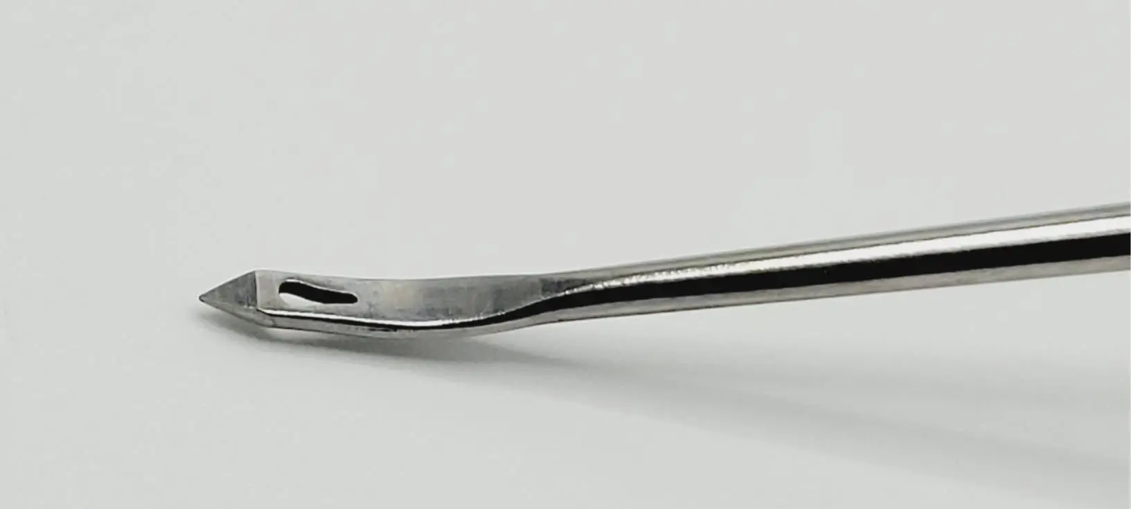 Mitek 214608 Arthroscopic Straight 20° Up Suture Leader 11-1/2" - Image 2