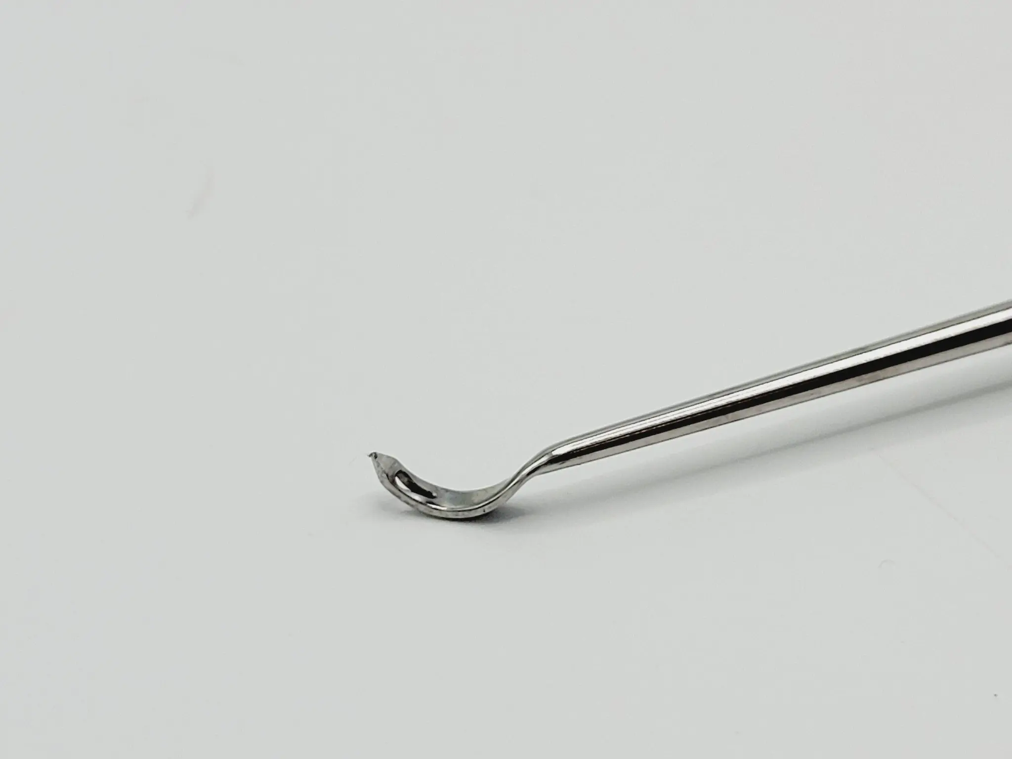 Mitek 214609 Arthroscopic Right Bend 30° Up Suture Leader 11-3/8" - Image 2