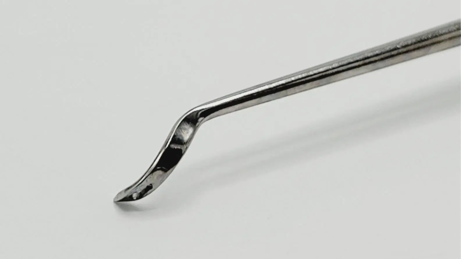 Mitek 214611 Arthroscopic Right Bend 45° Up Suture Leader 11-3/8" - Image 4