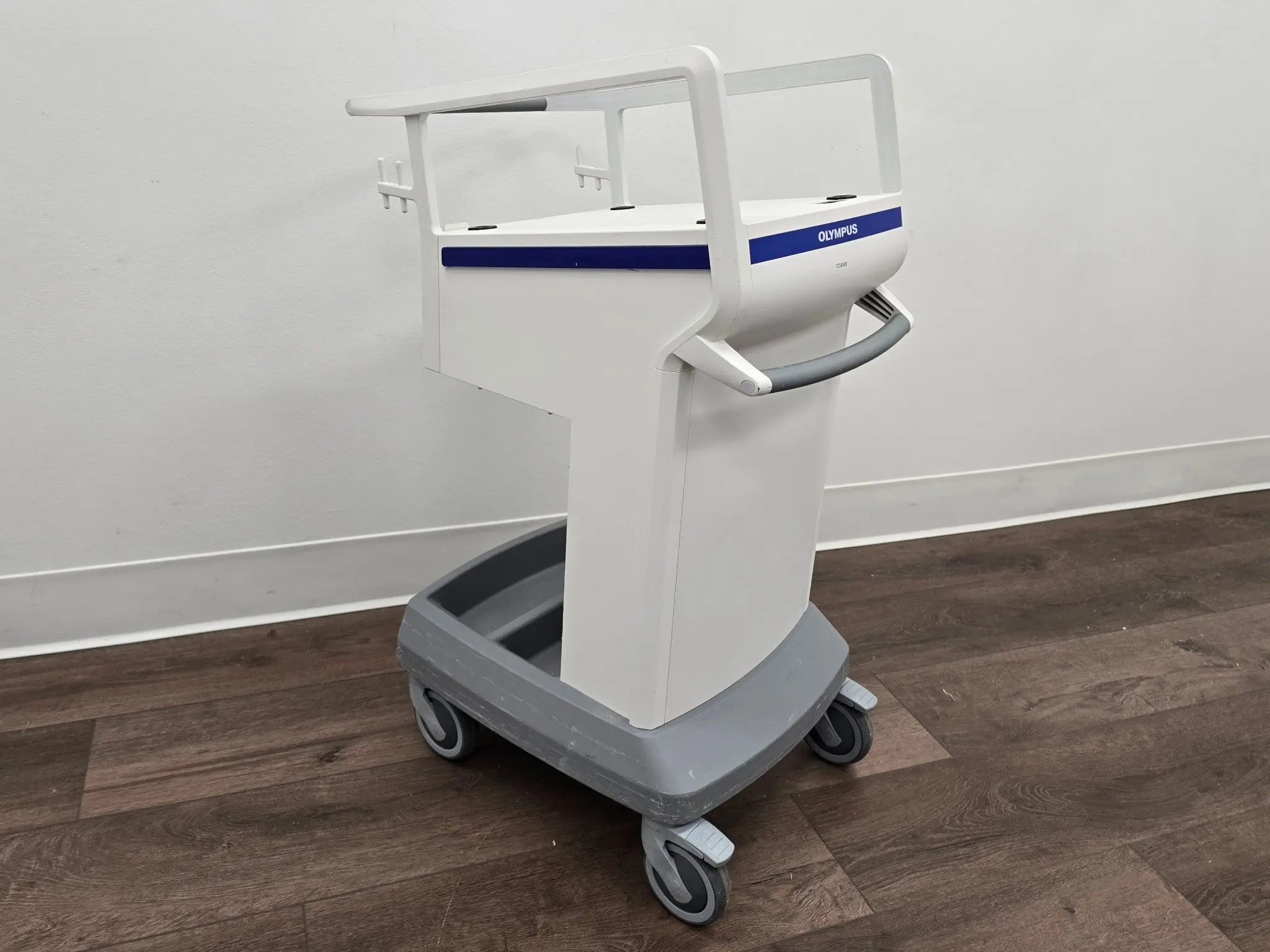 Olympus EPF-1 Surgical Tissue Management System w/ Energy Cart & Footswitches - Image 11