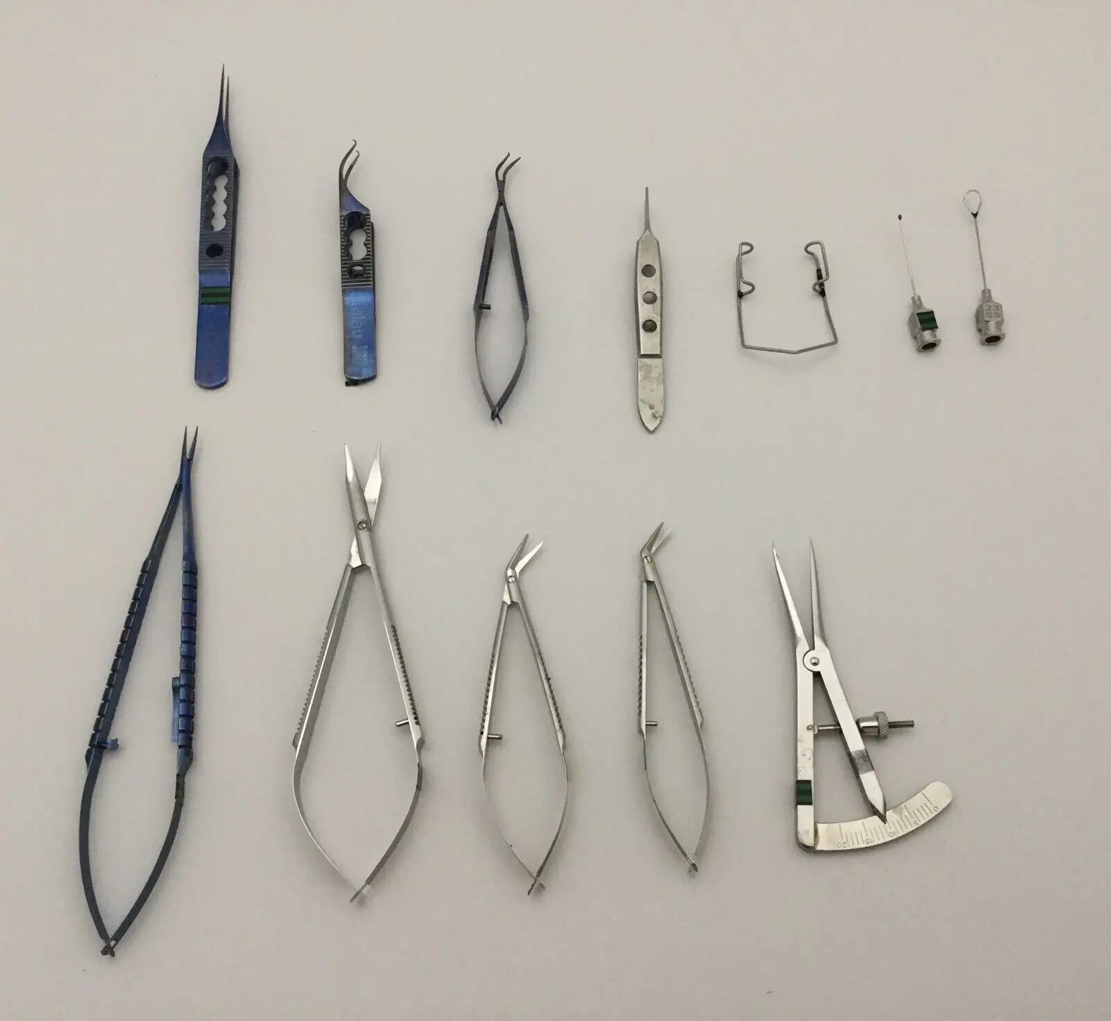 Ophthalmic Surgical Set with Case Inner Tray & Liners Portable 12 piece set - Image 2