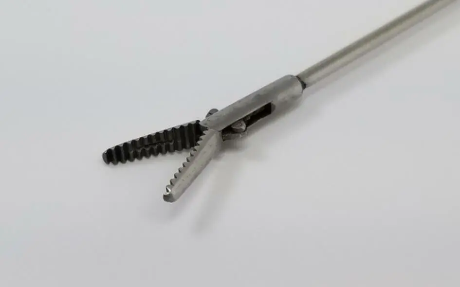 Pilling 505020 Alligator Grasping Forceps ENT 2.4mm Straight Serrated 23" - Image 3