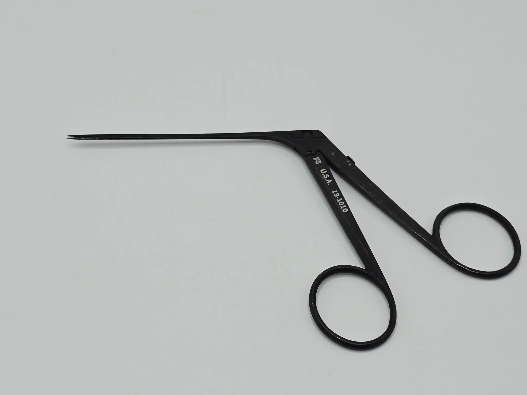 Richards 13-1010 Straight Serrated Alligator Forceps 4.5mm x 70mm - Image 2
