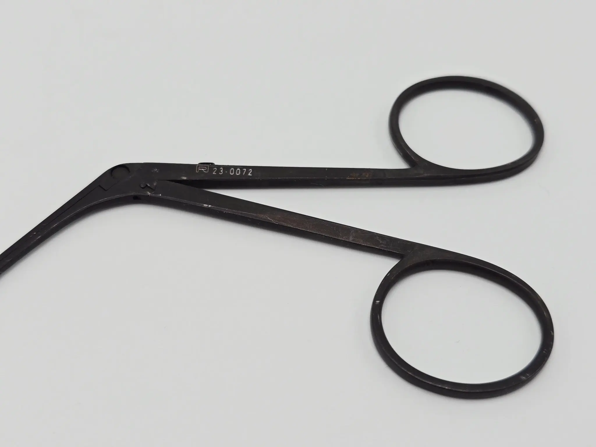 Richards 23-0072 Ebony Micro Left Curved Jaw Scissors Surgical Instrument - Image 2