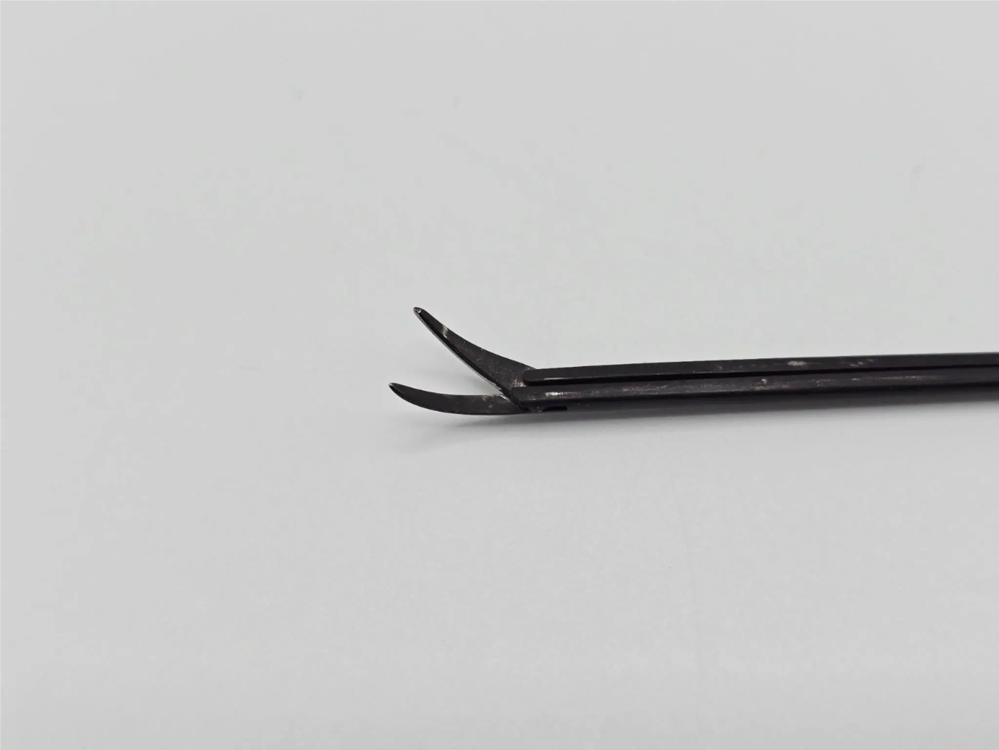 Richards 23-0072 Ebony Micro Left Curved Jaw Scissors Surgical Instrument - Image 4