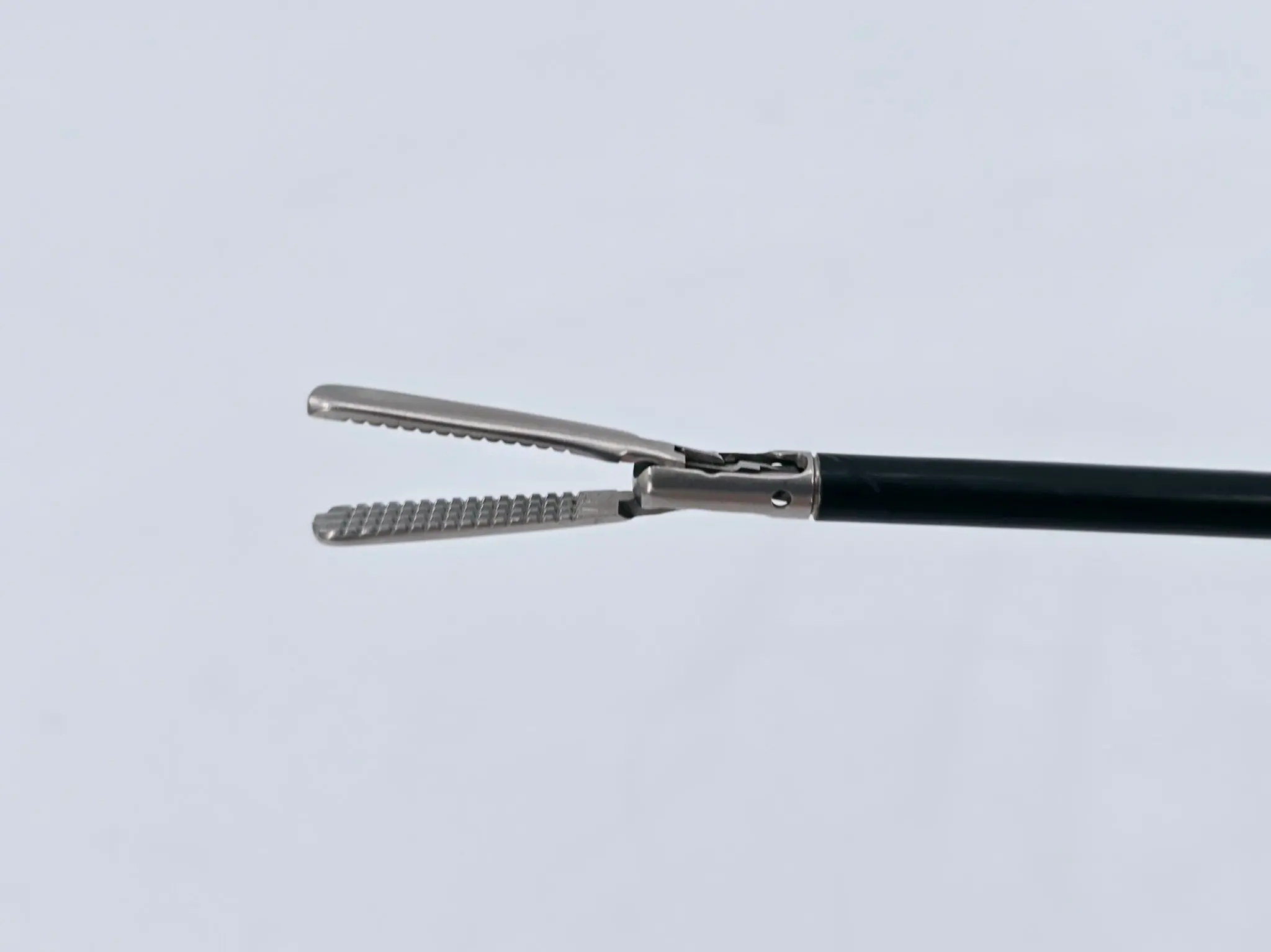 Smith & Nephew 5mm Alligator Grasping Forceps w/ 7208301 Interceptre 19-5/8" - Image 4