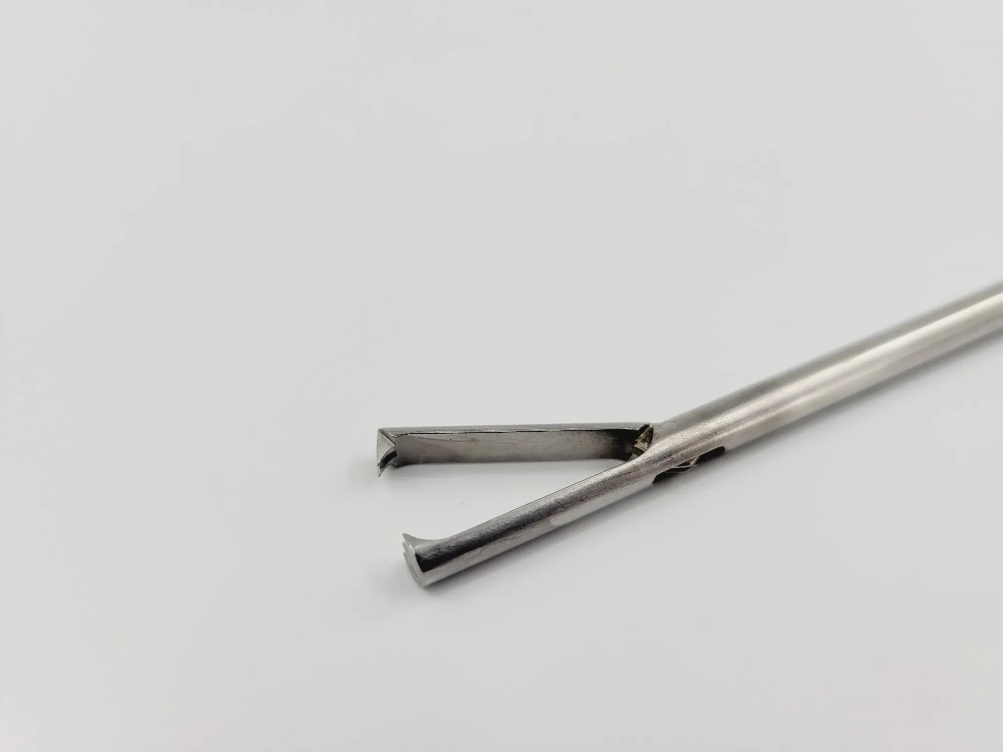 Snowden-Pencer 88-9550 Extraction Claw Forceps 16-1/8" - Image 3