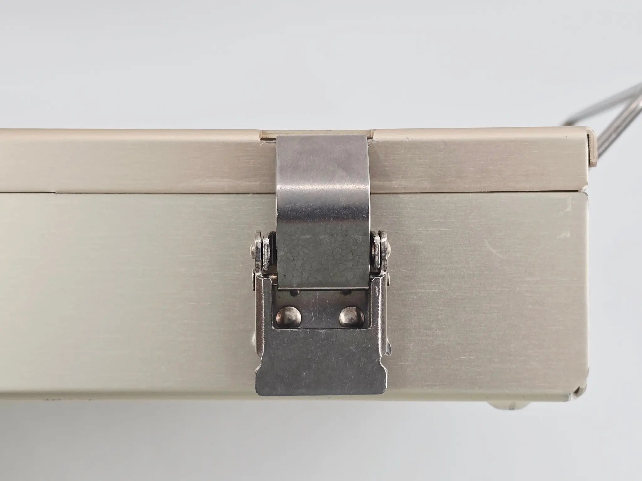 Sterilization Tray 18209.001 with insert tray and Latch Locking System - Image 3