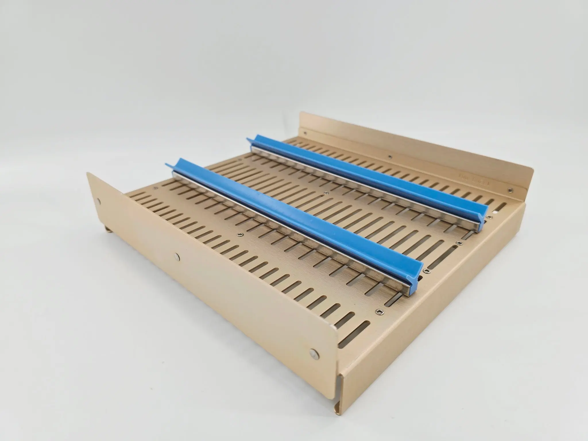 Sterilization Tray 18209.001 with insert tray and Latch Locking System - Image 5