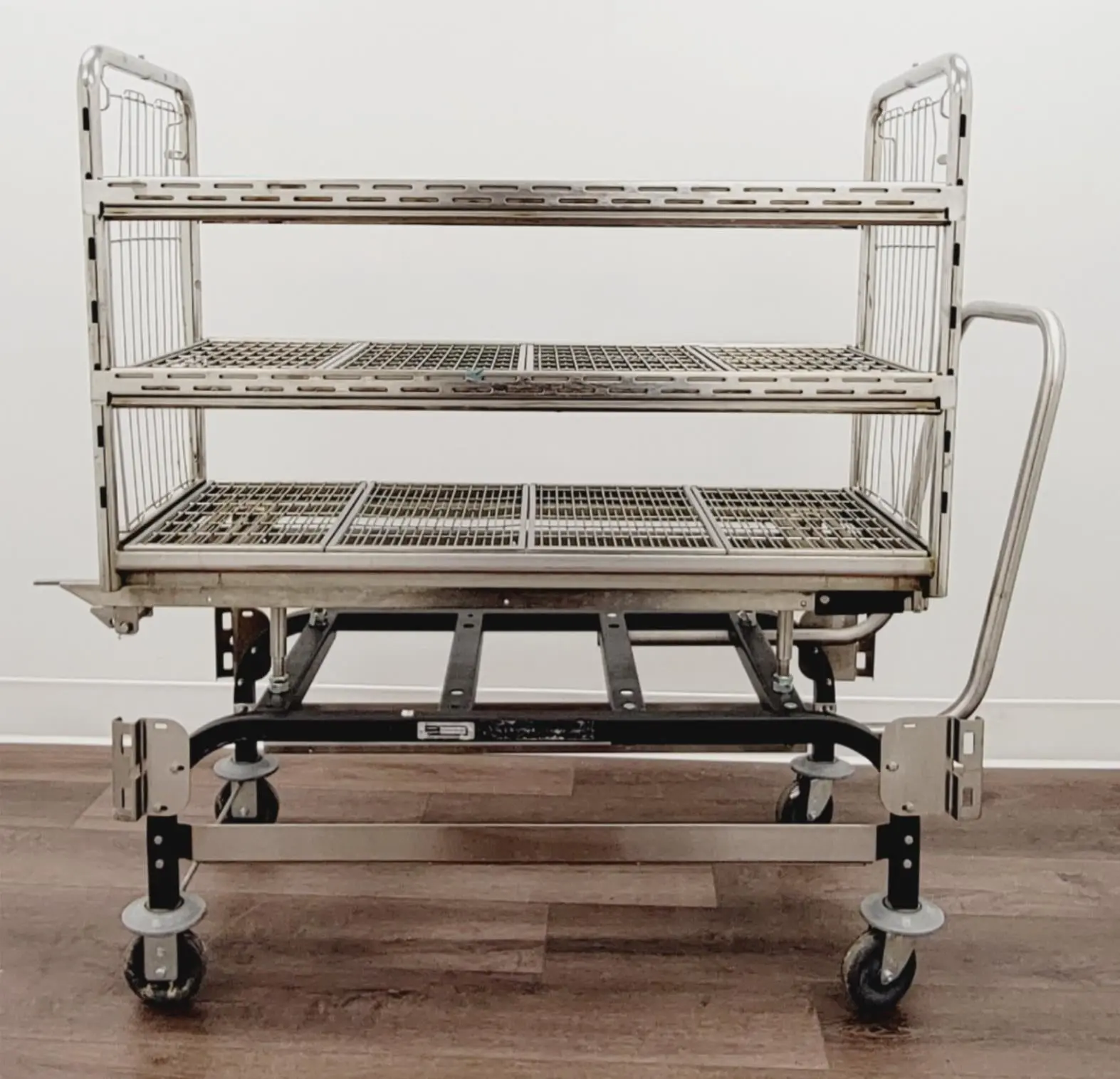 Steris Amsco Atlas 141214-725 3-Tier Sterilization Loading Cart 48" x 21-3/4" - Image 4