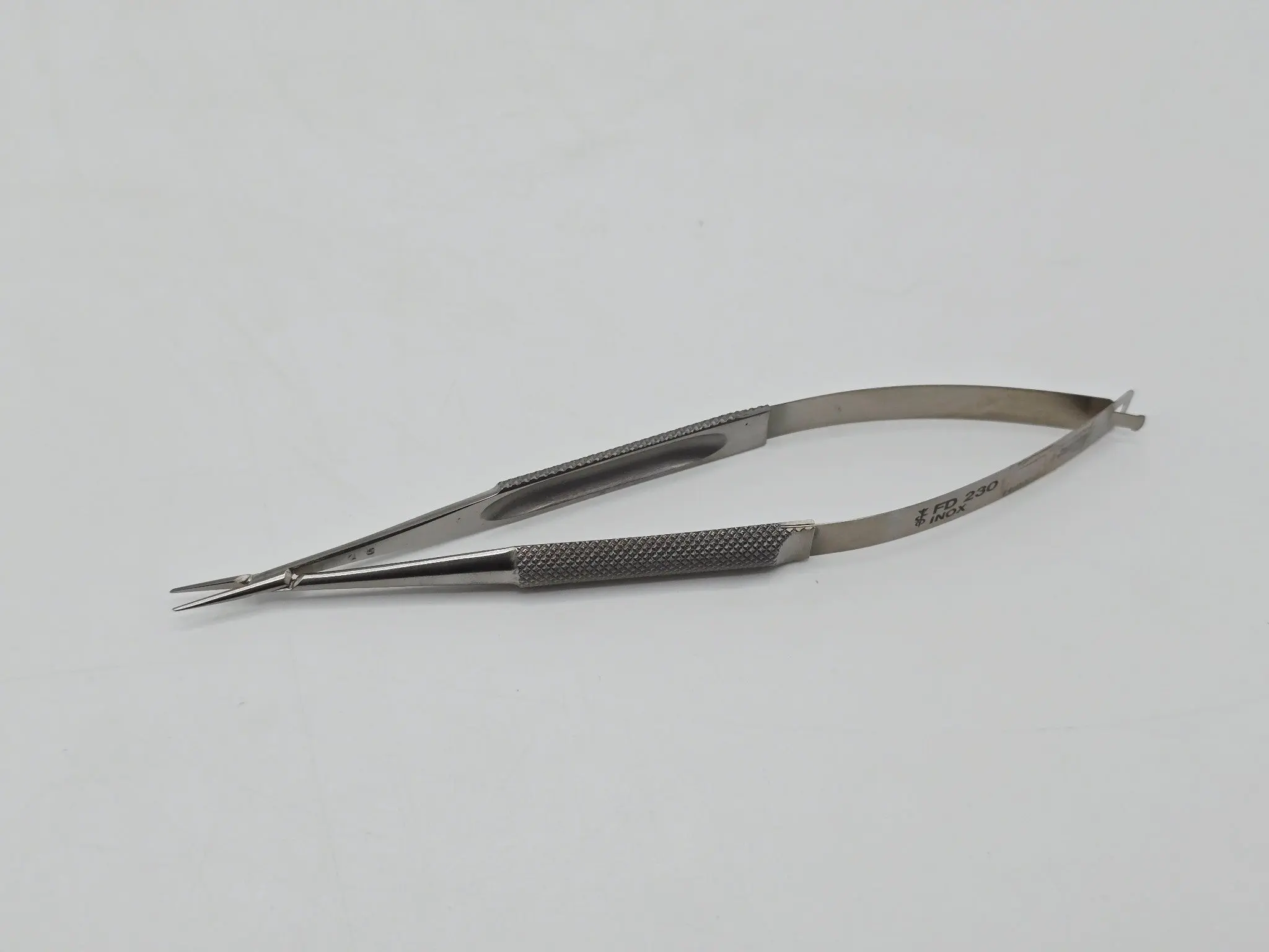 Straight 5in Needle Holder Instrument w/ Case 7x1.5in - Image 2