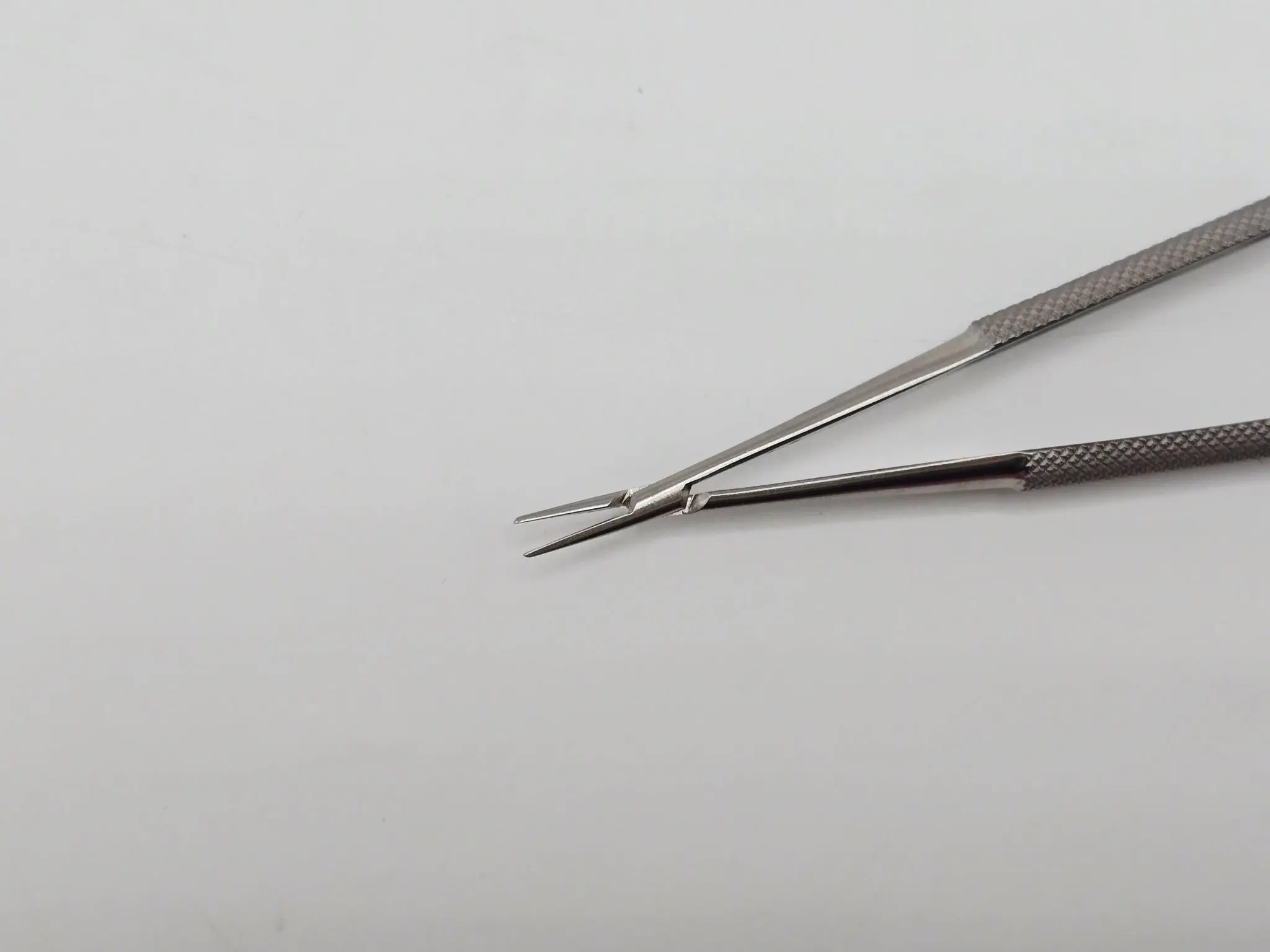Straight 5in Needle Holder Instrument w/ Case 7x1.5in - Image 3