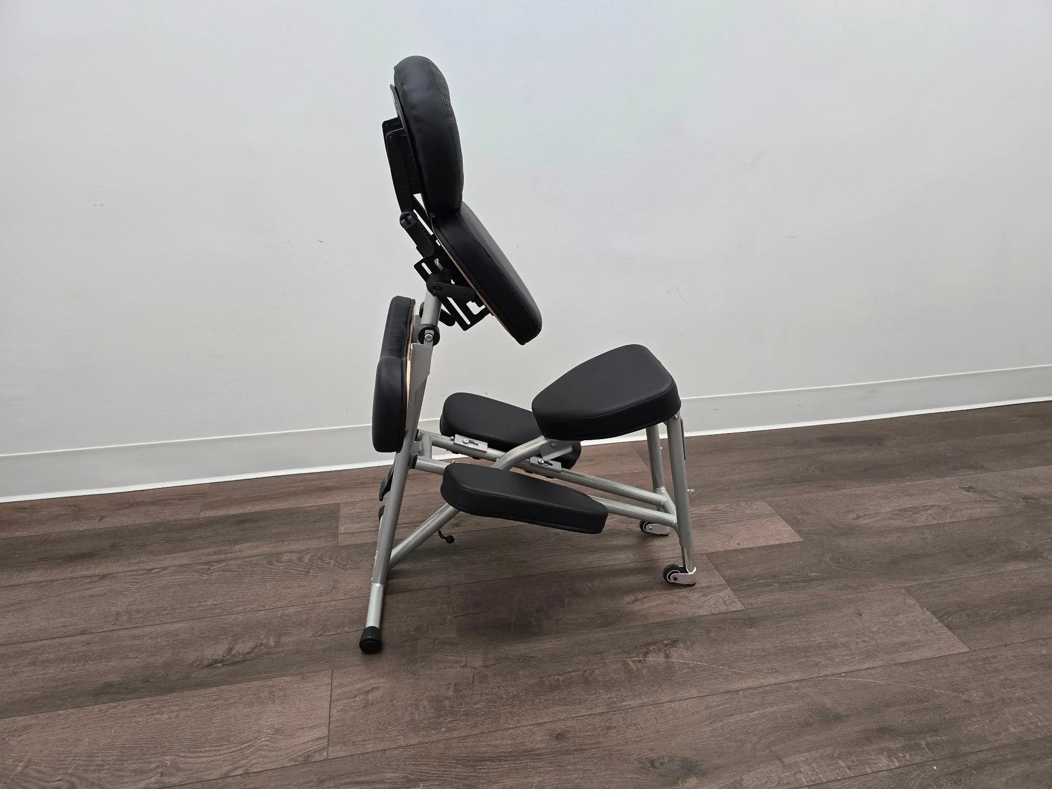 Stronglite Portable Massage Chair Foldable Black w/ Carry Case - Image 5