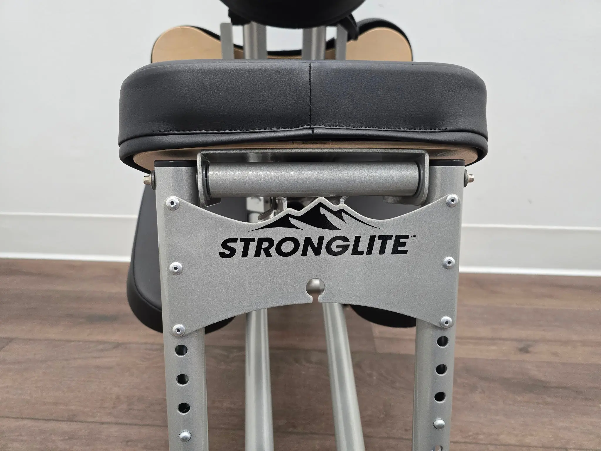 Stronglite Portable Massage Chair Foldable Black w/ Carry Case - Image 6