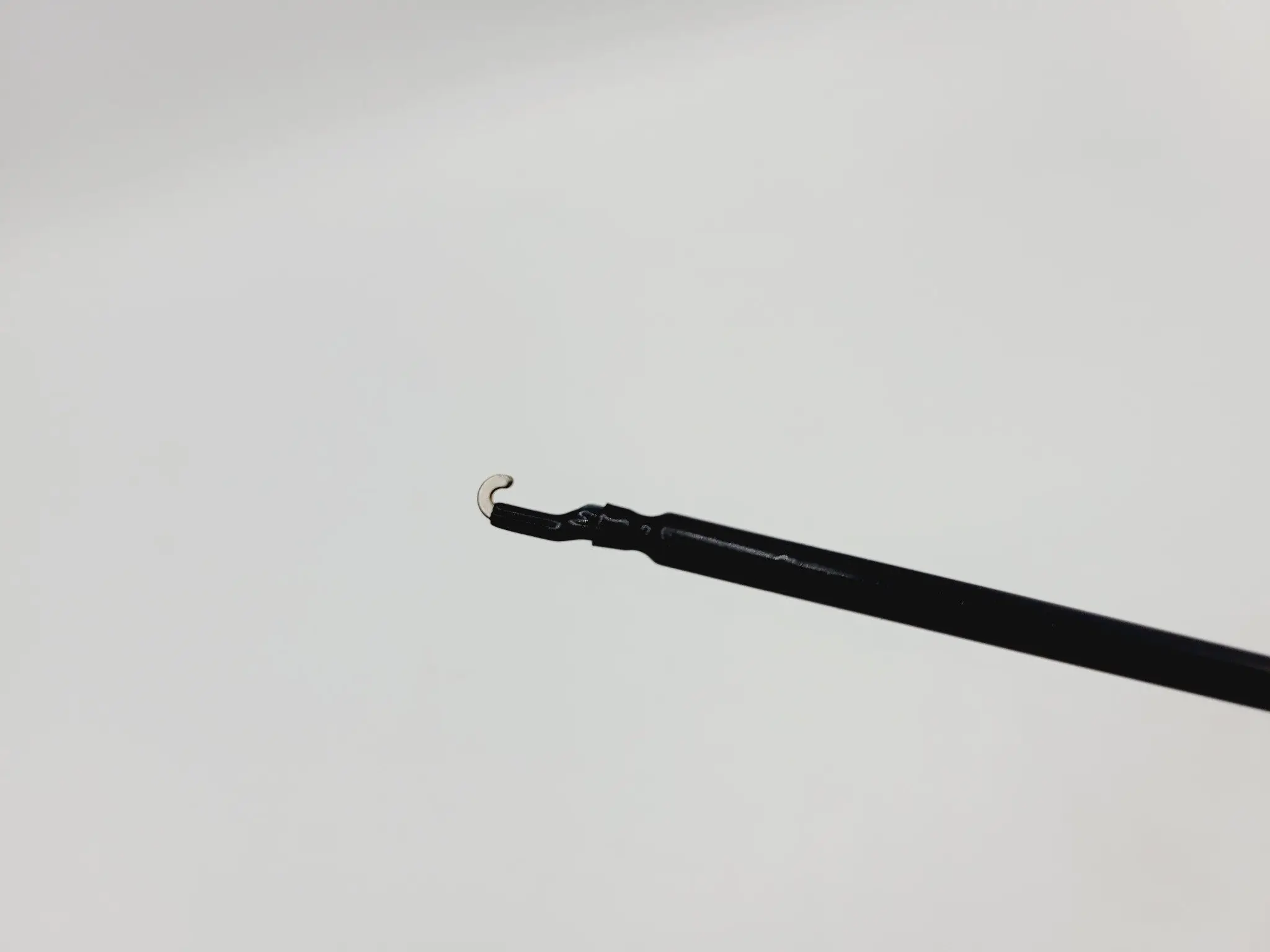 Stryker 250-040-113 5mm J-Hook Tip Monopolar Electrosurgical Probe 16" - Image 4