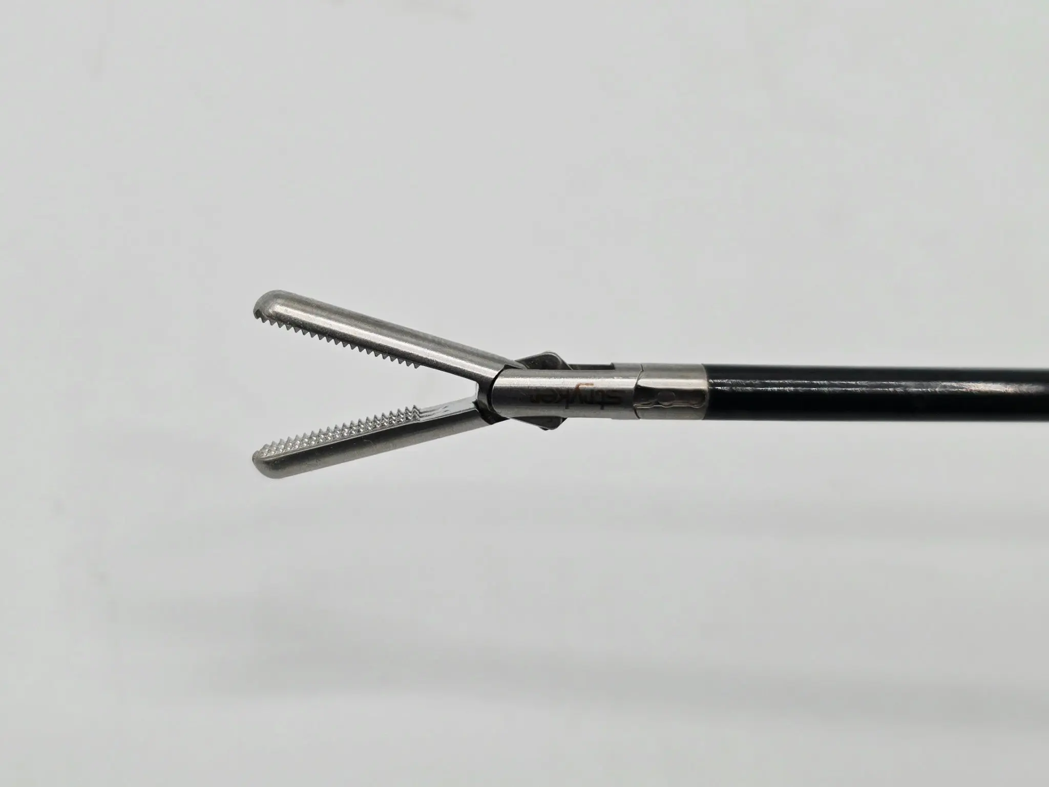 Stryker 250-080-234 Laparoscopic Grasper w/ 250-080-314 DeBakey Grasper Insert - Image 4
