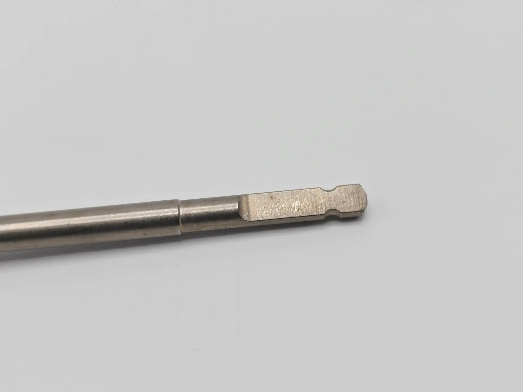 Stryker 702482 ASNIS III 2.5 mm Quick-Connect Cannulated Hex Screwdriver Shaft - Image 3