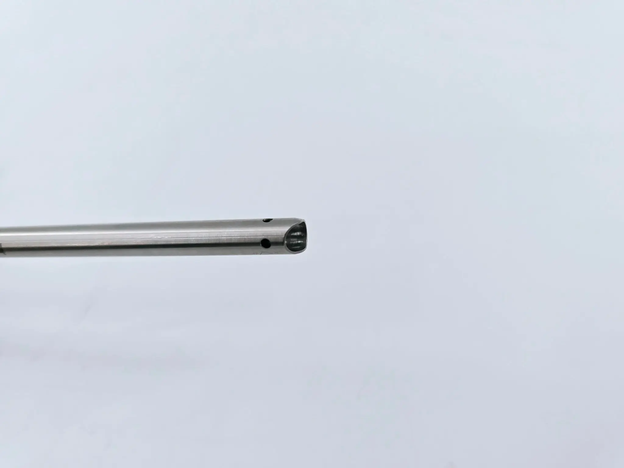 Stryker 747-031-530 5.8mm Endoscopy Cannula w/ 1 Rotating Stopcock 6-1/4" - Image 4