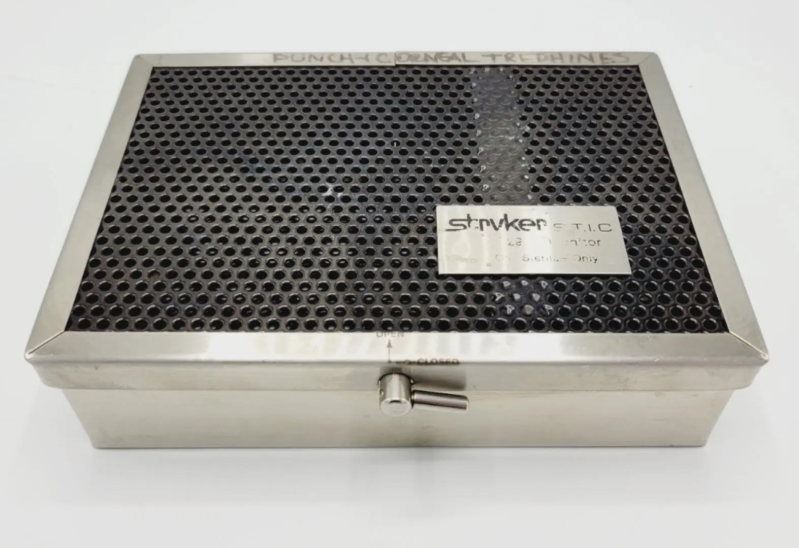 Stryker Locking Sterilization Case Endoscopy Surgical 7-1/4" x 5-1/4" x 2" - Image 4