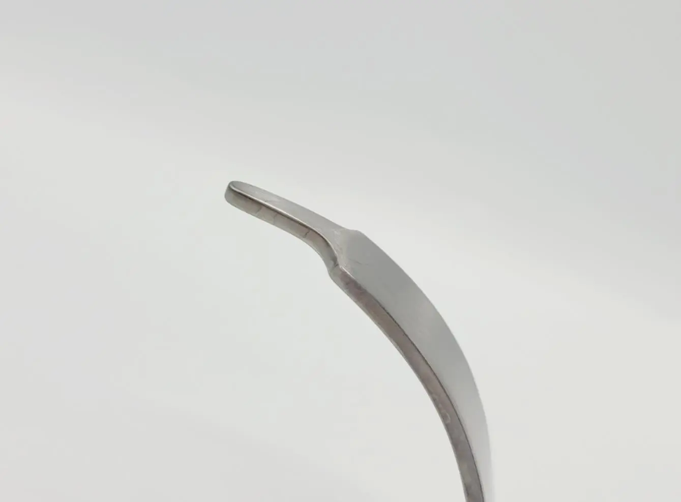 Stryker MWH111 Reverse Hohmann Retractor Arthroscopy 8-3/4" - Image 2