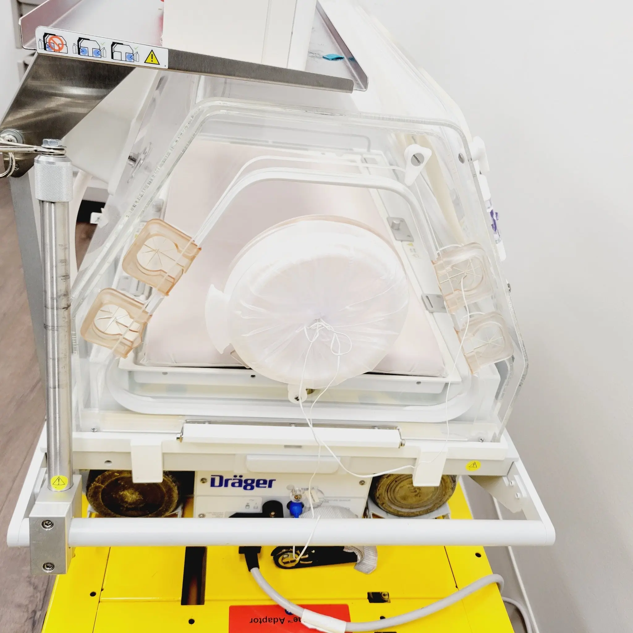 Stryker Power Pro IT Ambulance Cot w/ Drager Isolette TI500 700LB Capacity 6516 - Image 9