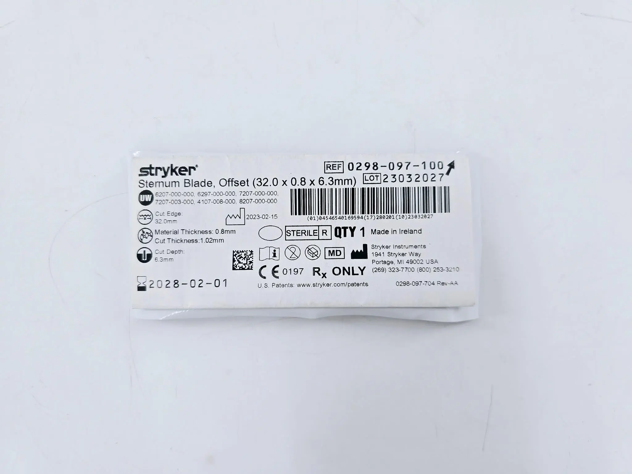 Stryker sternum blade 0298097100 Sternum Blade, Offset (32.0 X 0.8 X 6.3mm) - Image 2