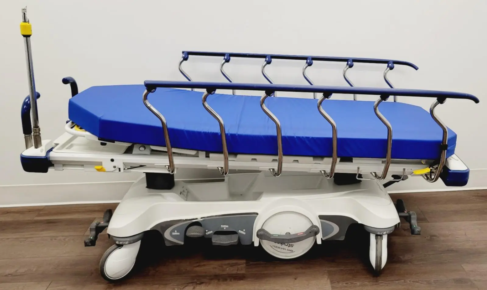 Stryker stretcher 1115 Glideaway Big Wheel Stretcher 700Lb Capacity w/ Pad Certified - Image 5
