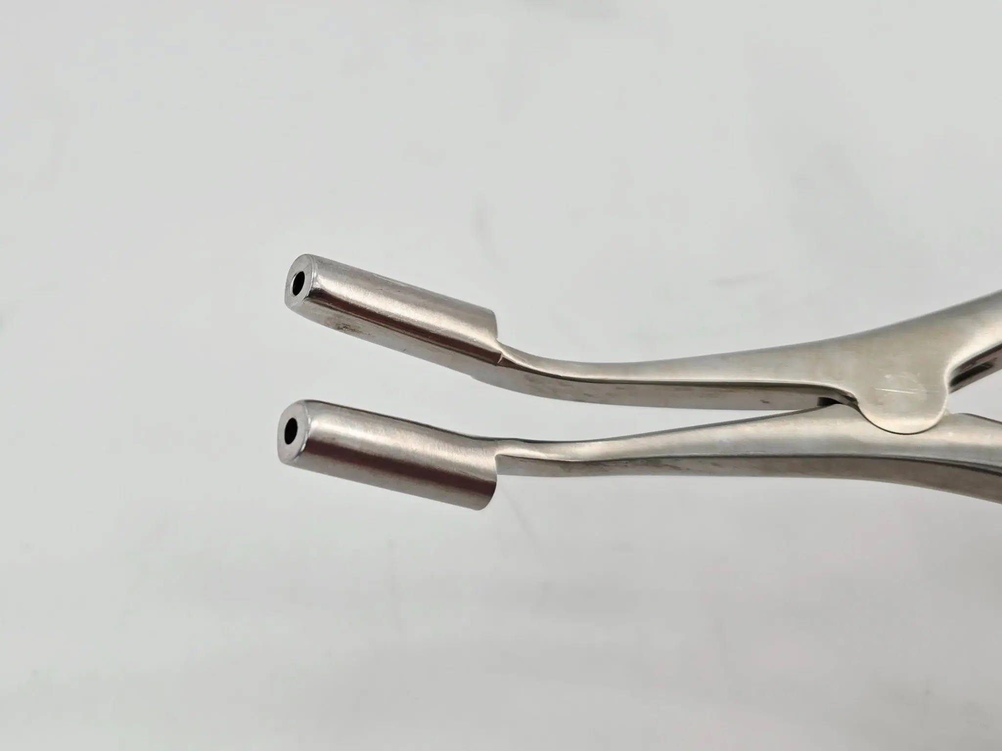 Stryker Trauma SA 45-80030 Variax Joint Distraction Forceps Closed-Arms 6-7/8" - Image 4