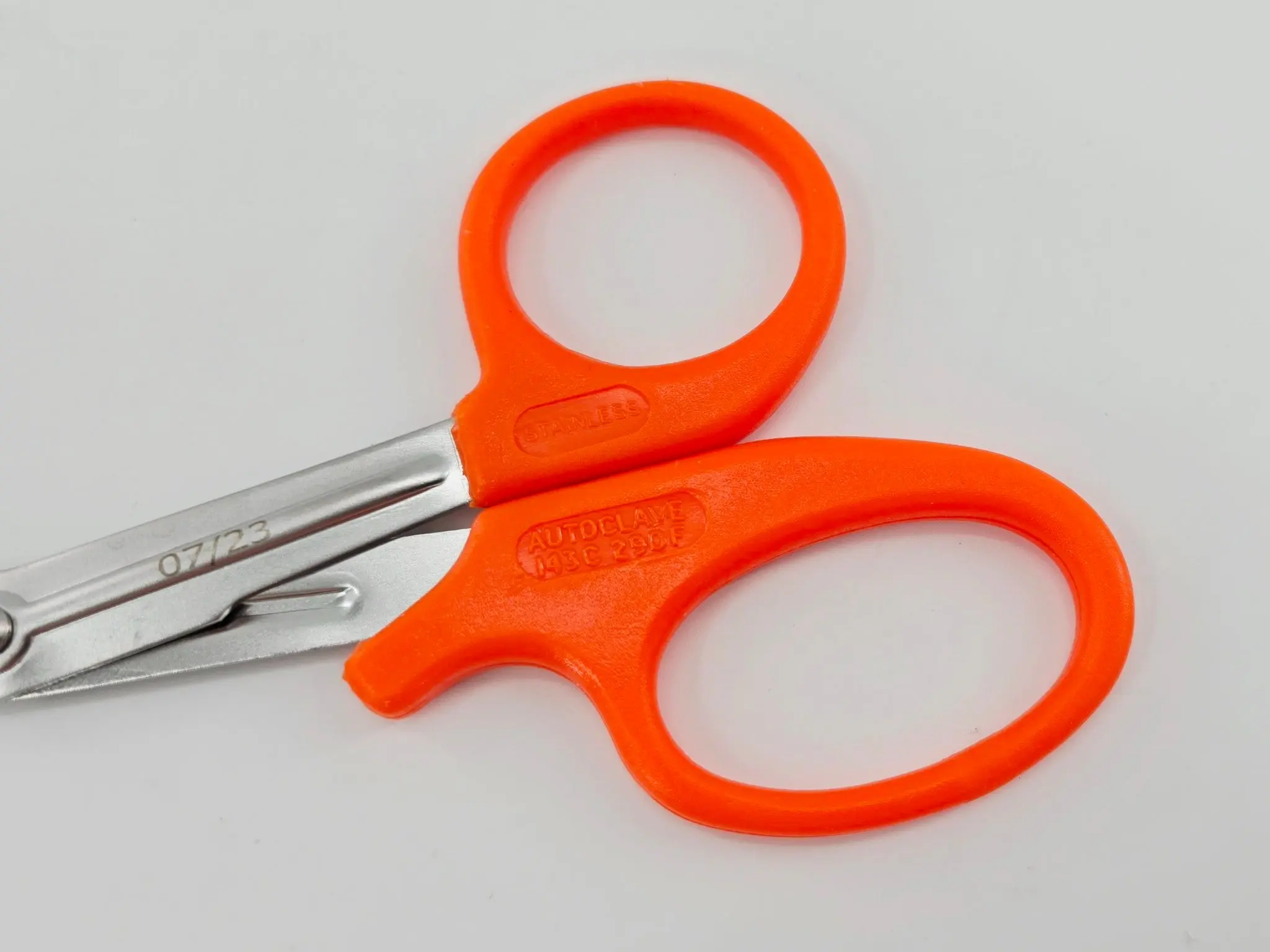 Surgical Direct Trauma Shears Orange Blunt Tip Finger Ring Handle 7-1/2" - Image 3