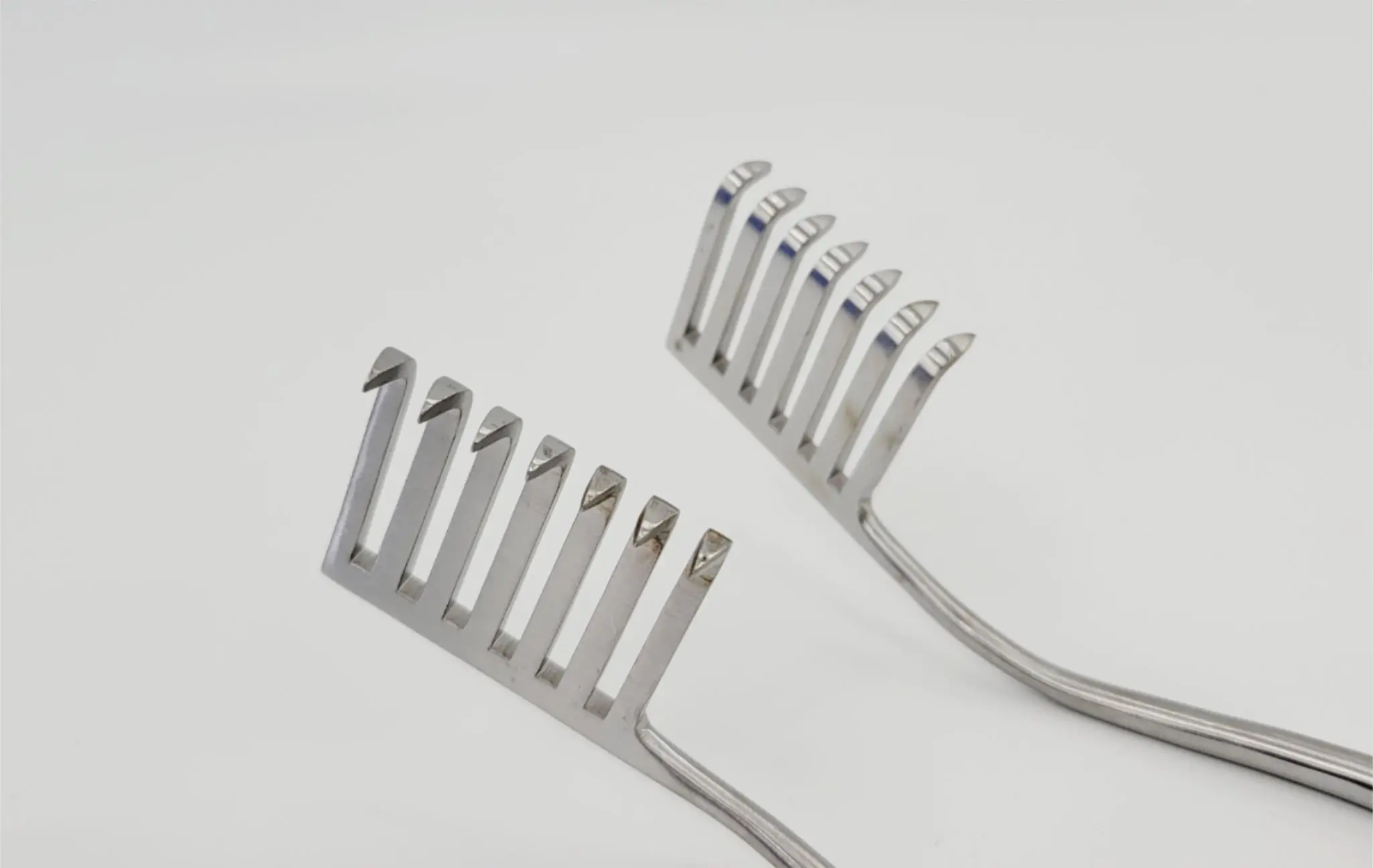 Surgpro MISKRT Miskimon Cerebellar Retractor 7 Sharp Prongs 35mm x 32mm - Image 2