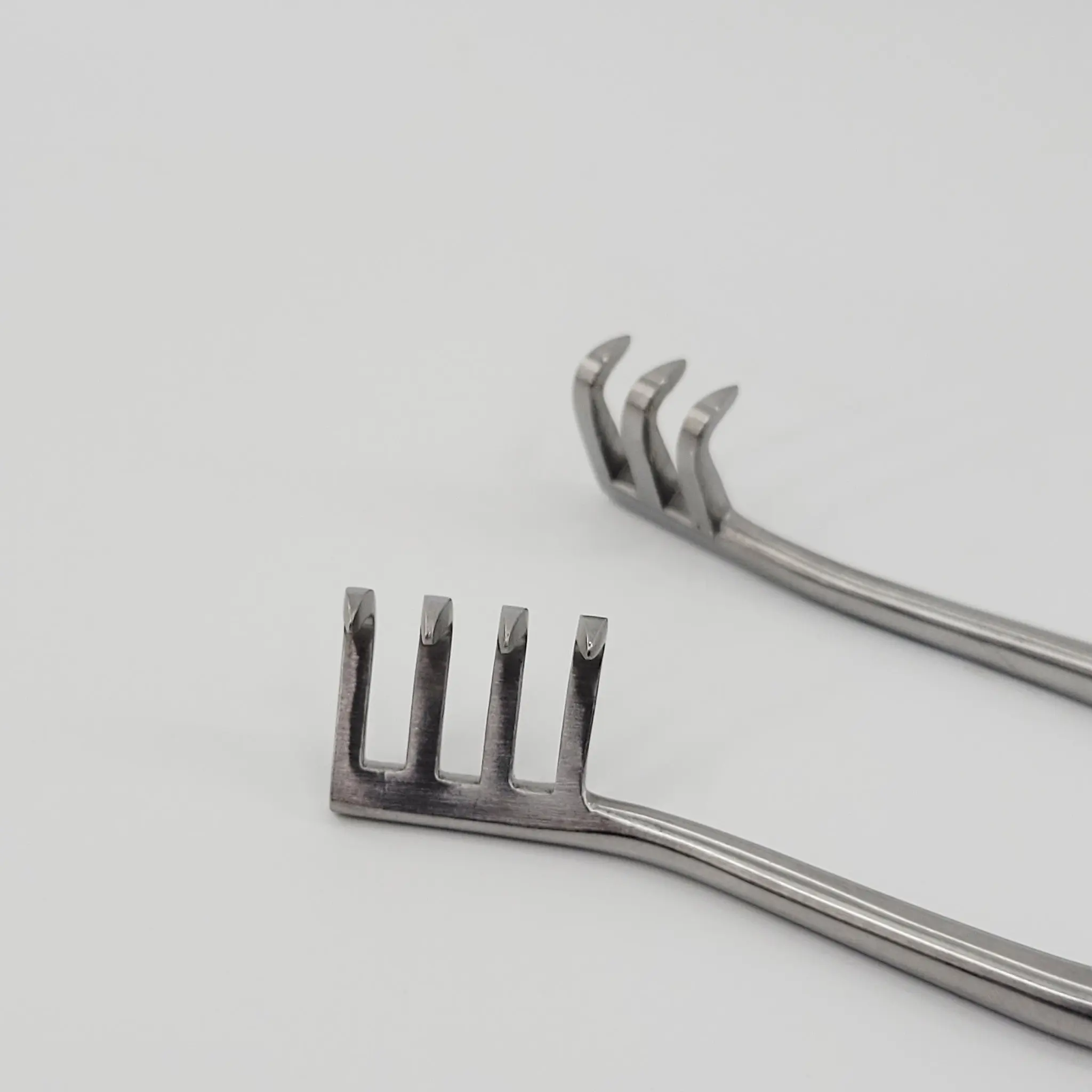 Surgpro WR514SSP Weitlaner Retractor 3 x 4 Sharp Prongs 5-3/8" - Image 2