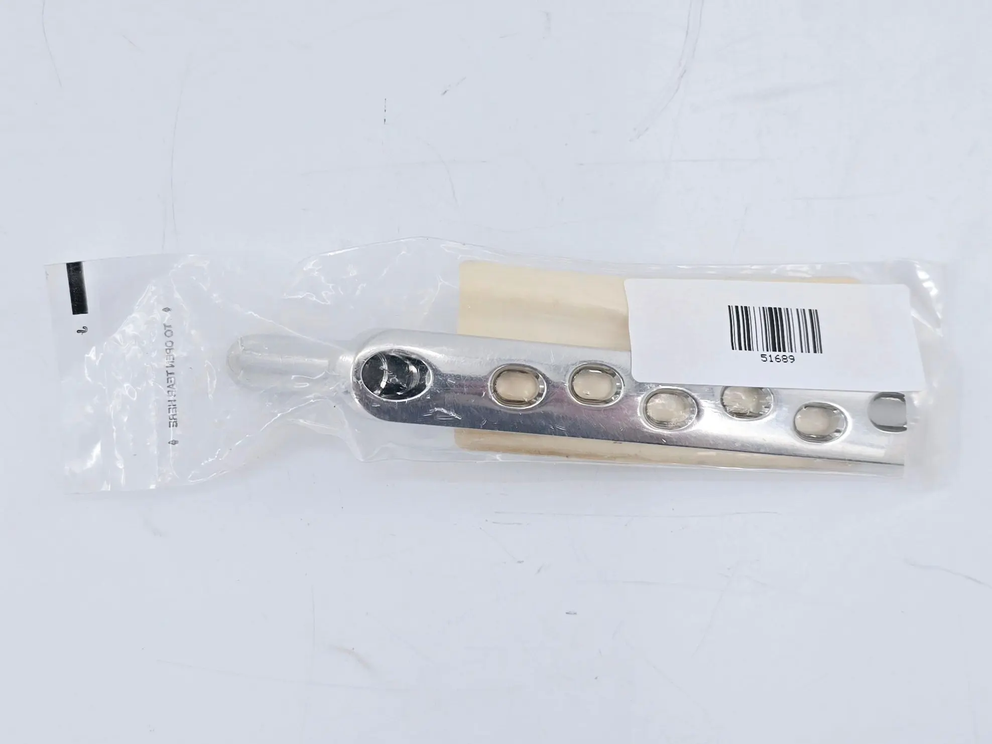 Synthes 281.16 135° DHS Plate-Standard Barrel 6 Holes/110mm - Image 3