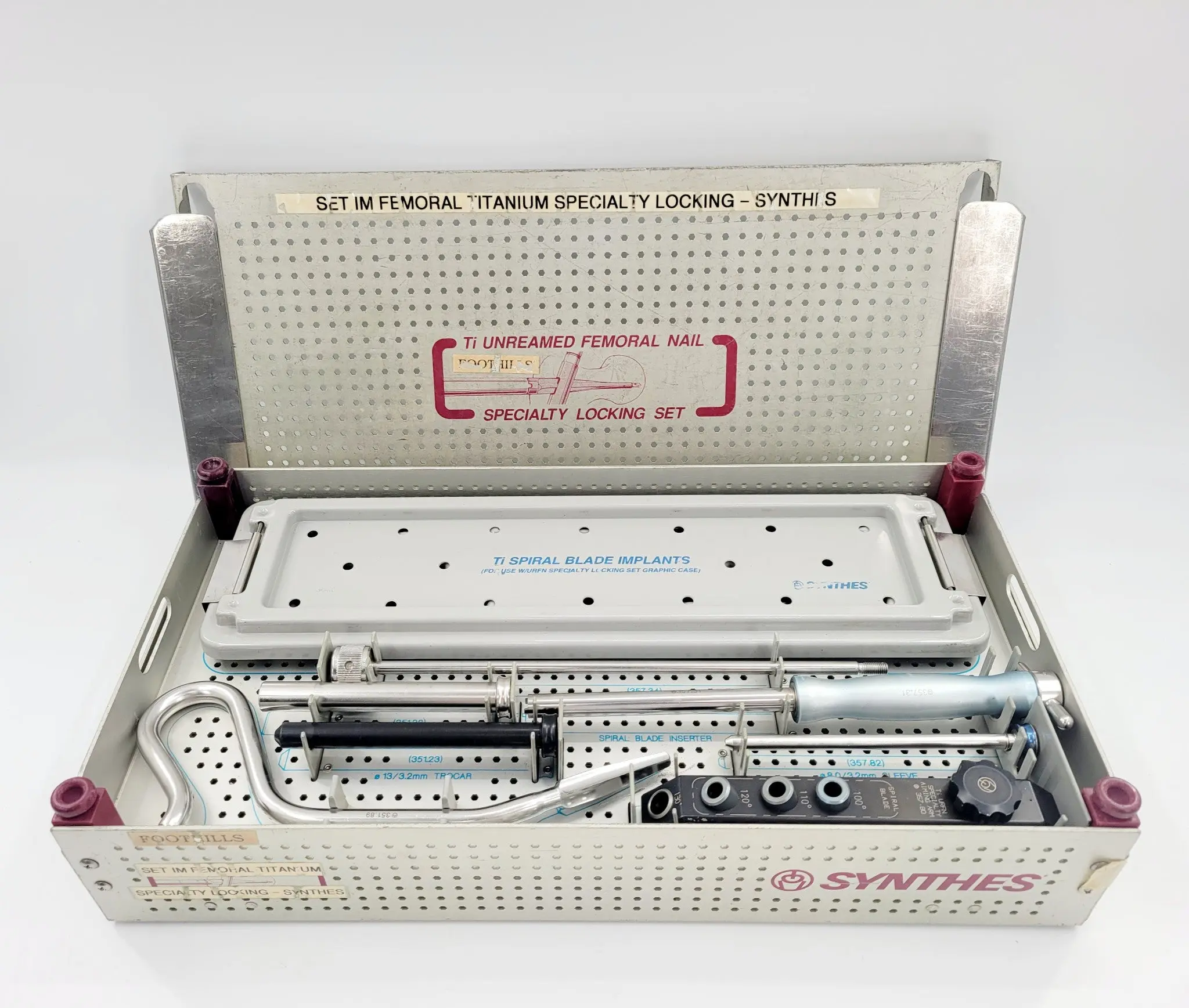 Synthes 304.511 Ti Unreamed Femoral Nail Specialty Locking Set - Image 3