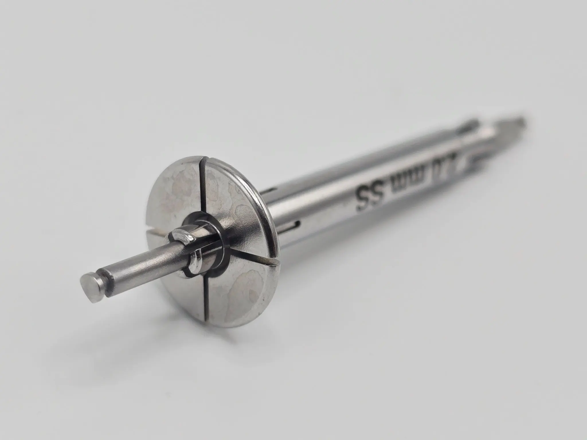 Synthes 314.69 Cruciform Screwdriver Shaft with Holding Sleeve 2.0mm SS - Image 3