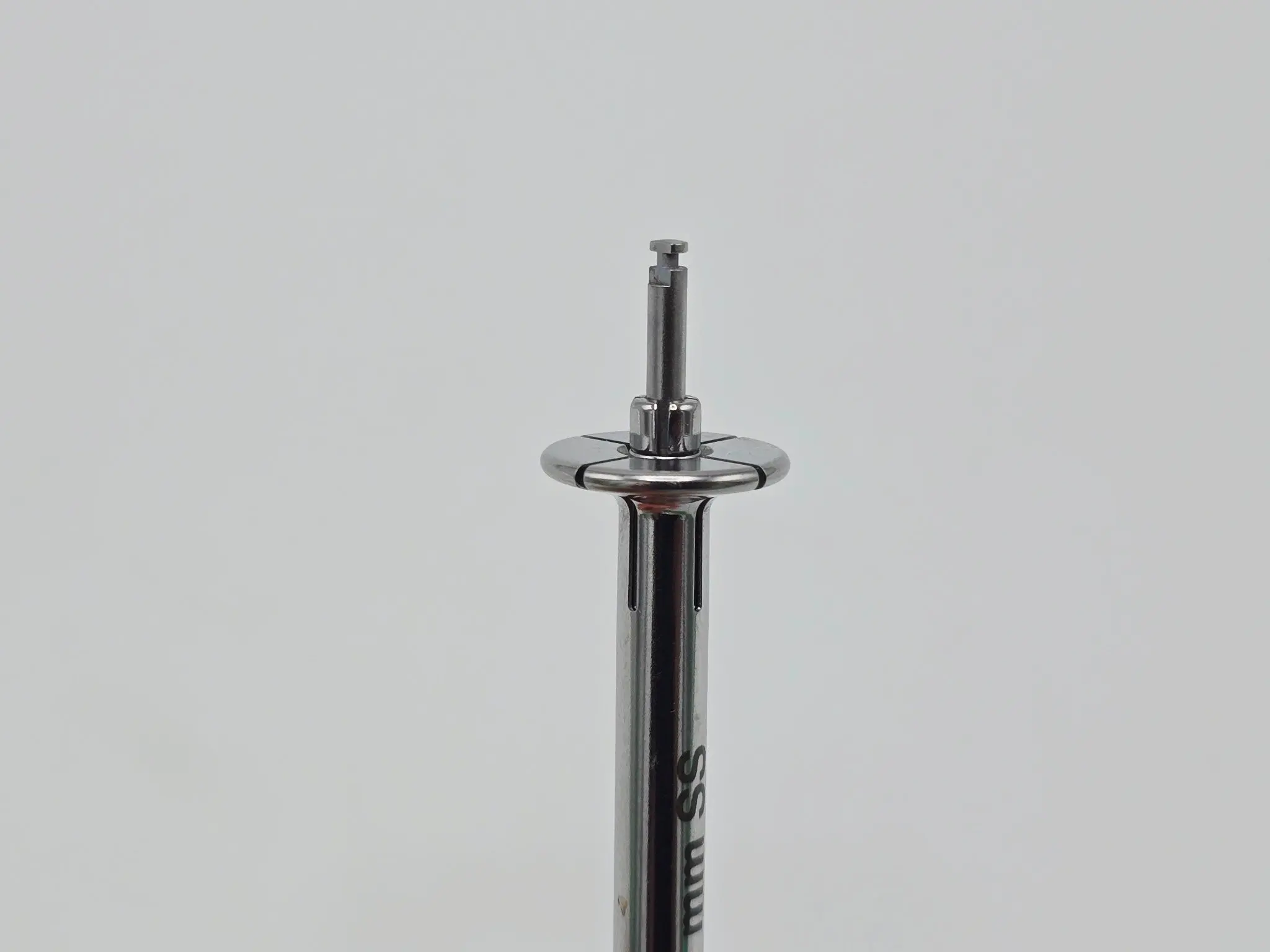 Synthes 314.69 Cruciform Screwdriver Shaft with Holding Sleeve 2.0mm SS - Image 4